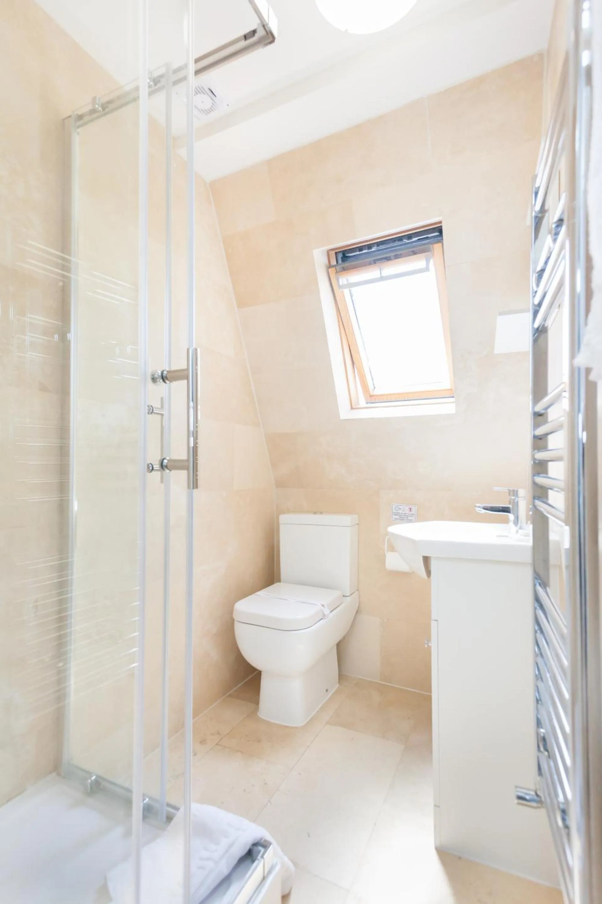 Bathroom in Euston Modern Apartments