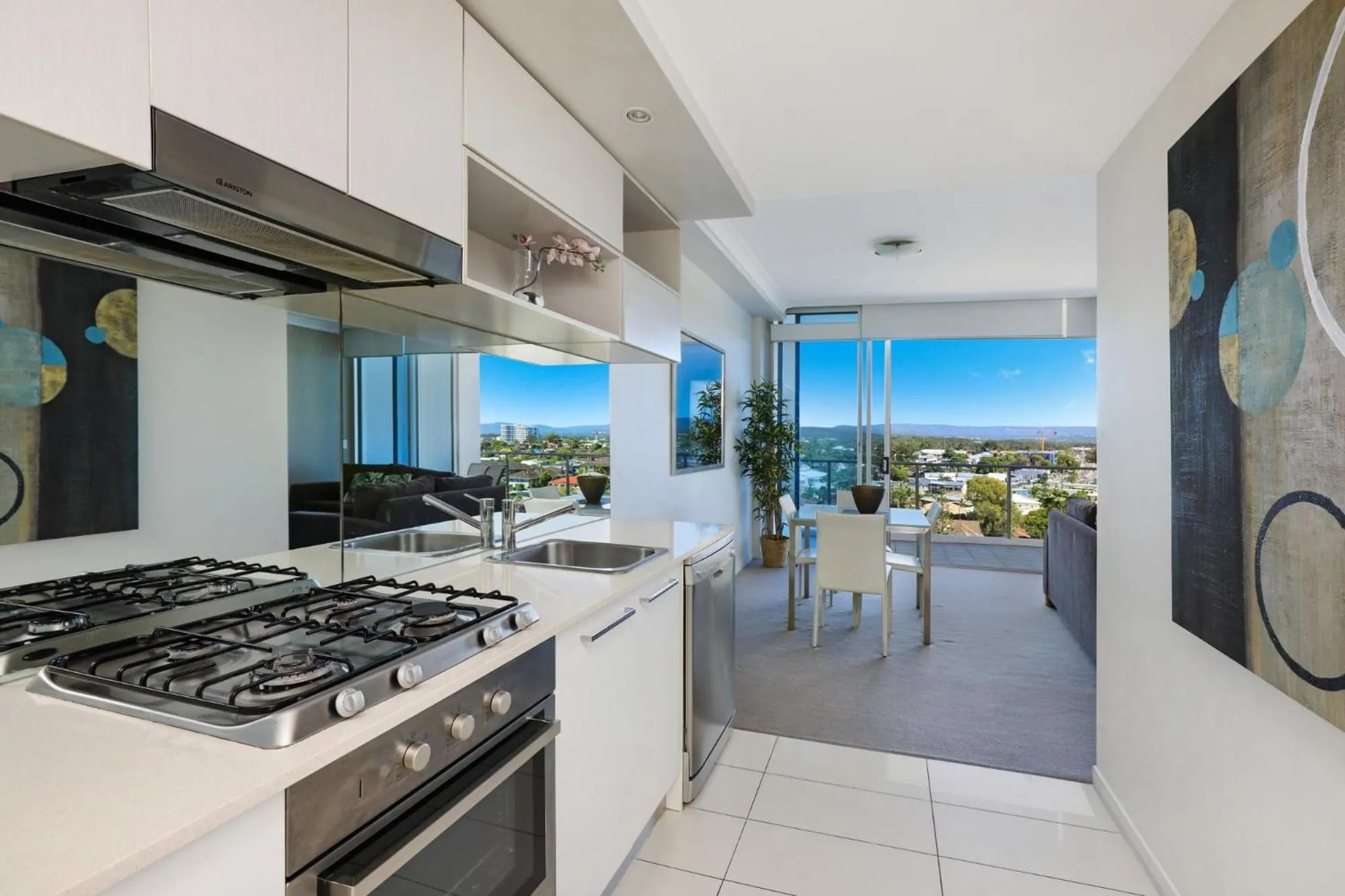 kitchen in Silvershore Apartments on the Broadwater