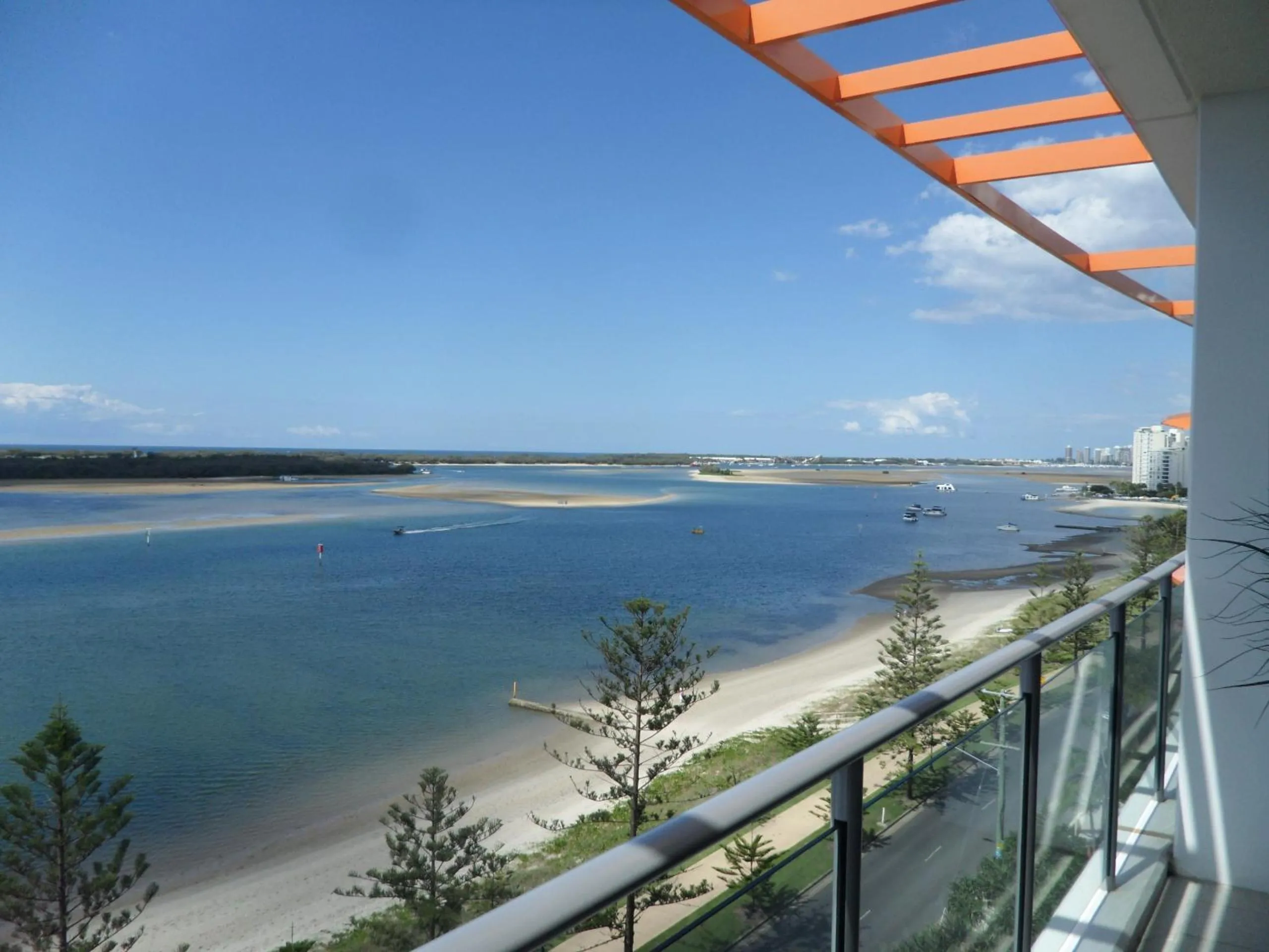 Balcony/Terrace in Silvershore Apartments on the Broadwater