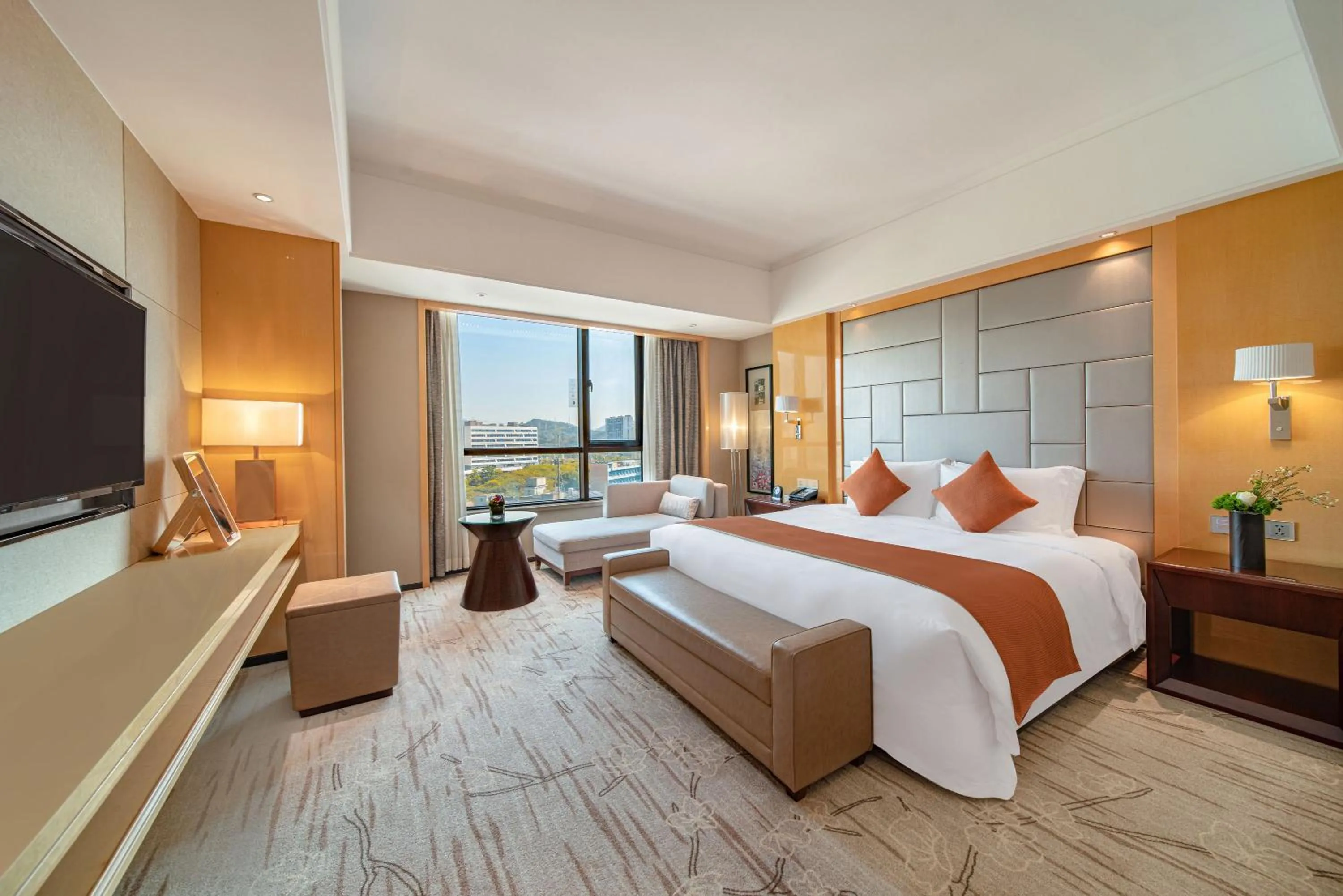 Bed in Swissôtel Guangzhou