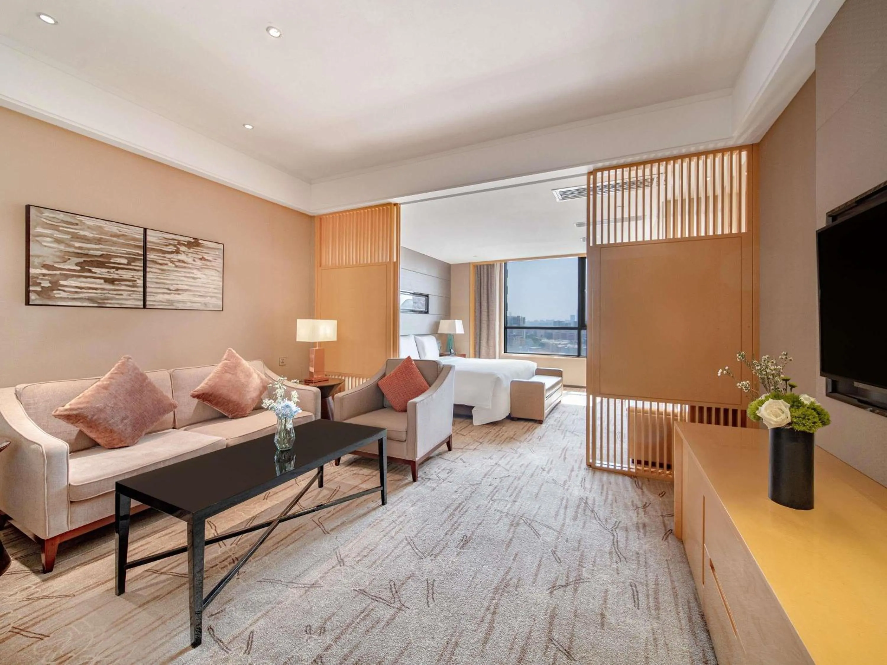 Bedroom in Swissôtel Guangzhou