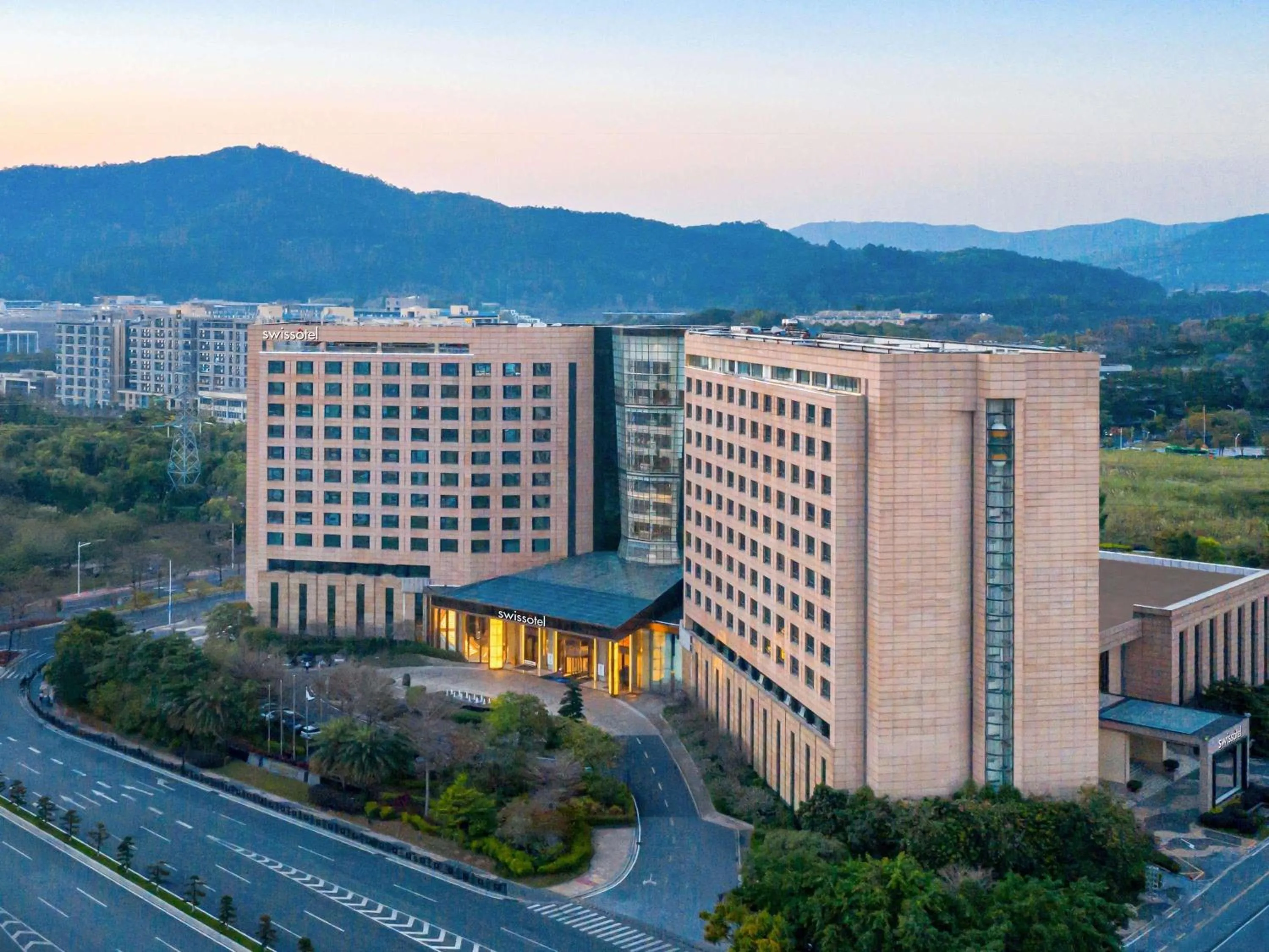 Property building in Swissôtel Guangzhou