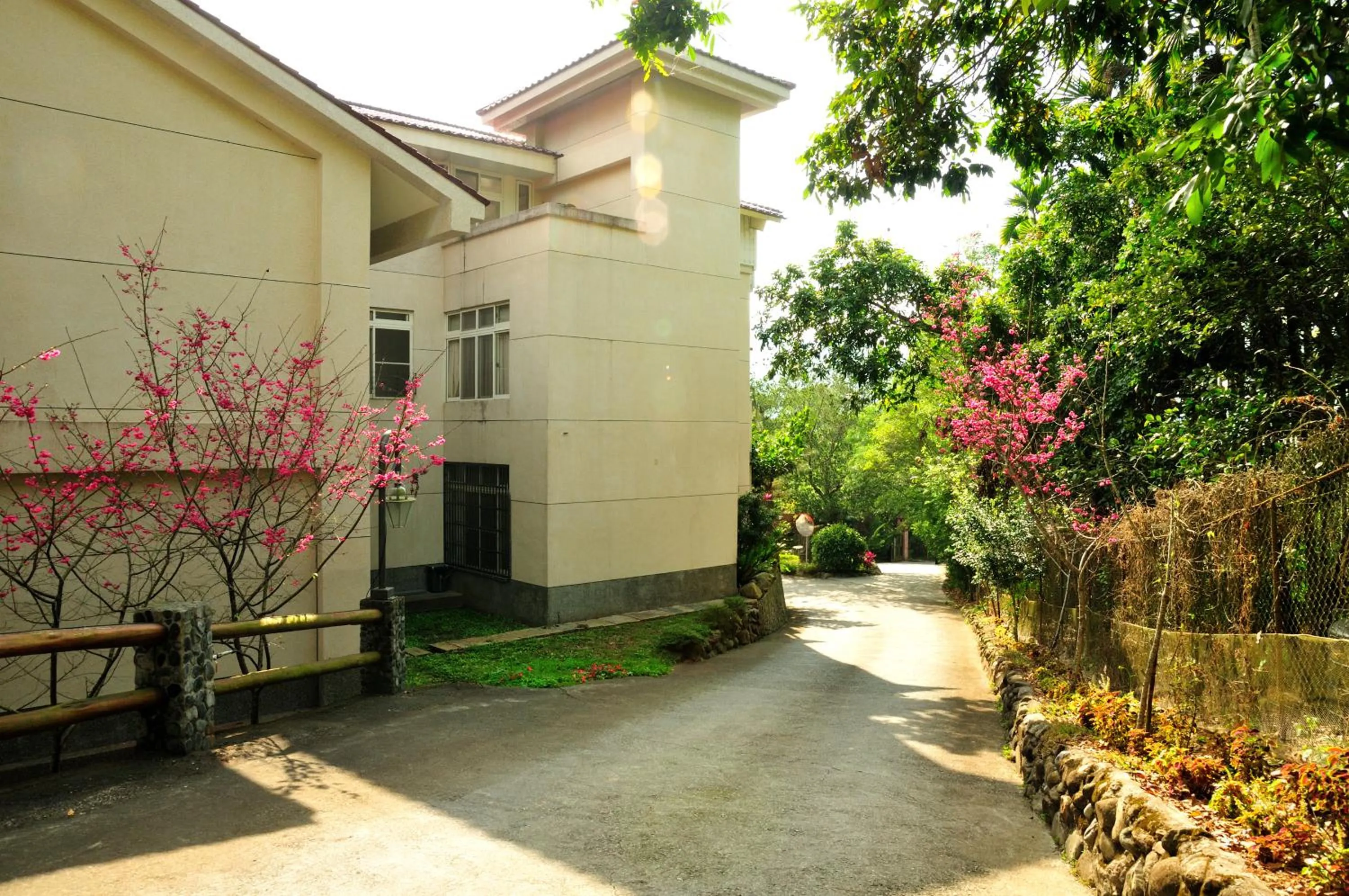Facade/entrance in Zen and Pine Resort