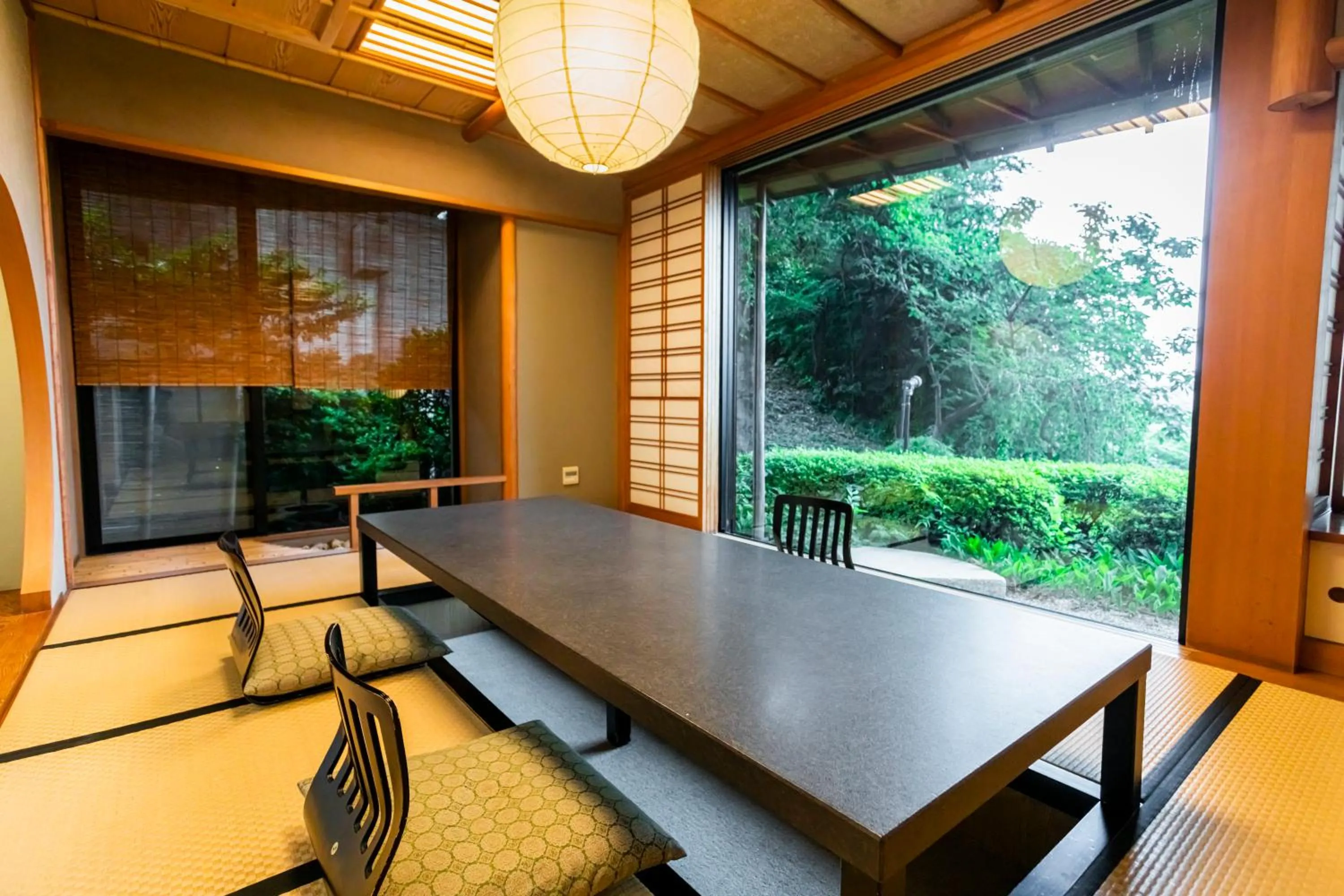 Restaurant/places to eat in Hotel Sanderson