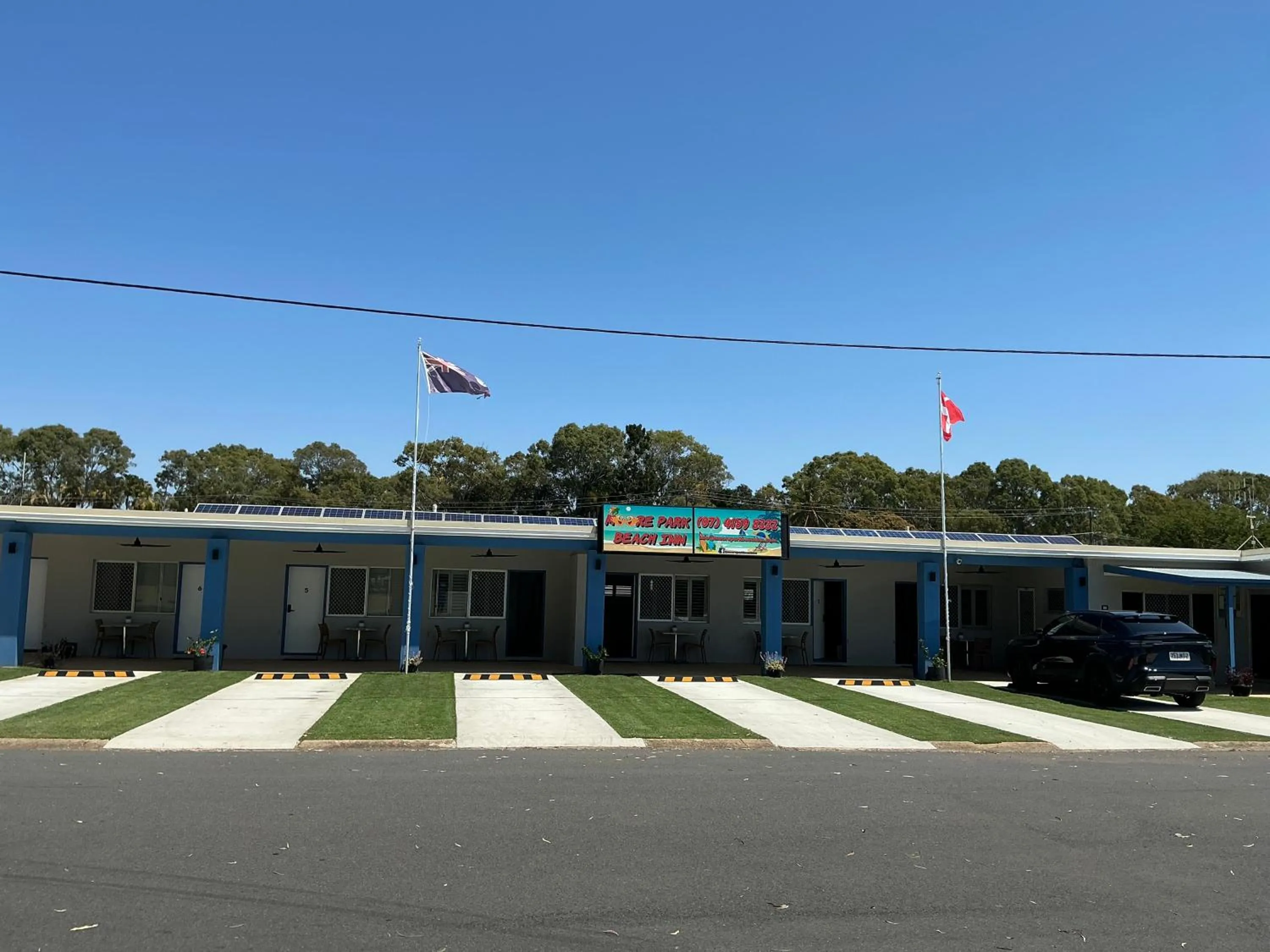 Moore Park Beach Inn