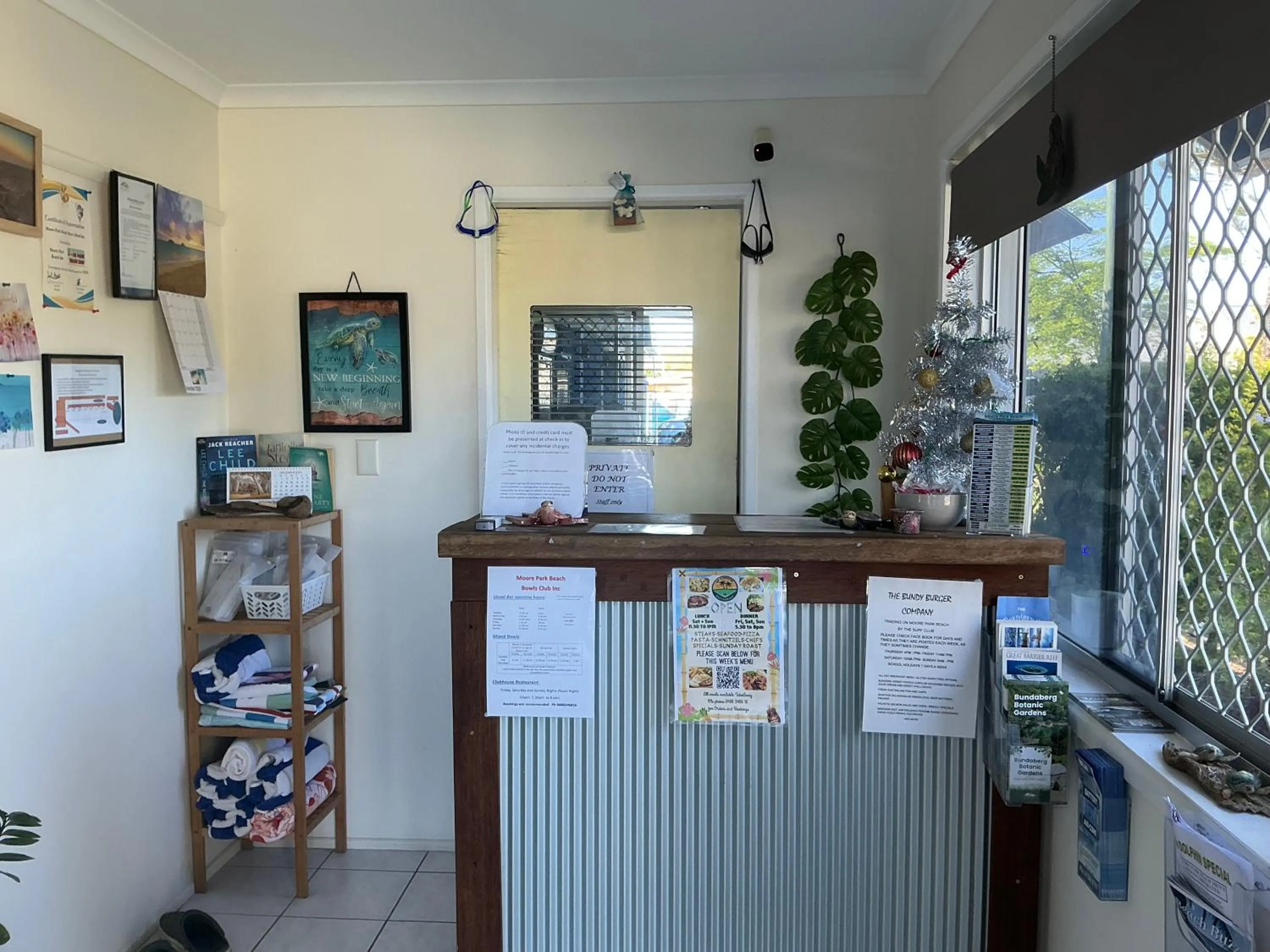 Moore Park Beach Inn