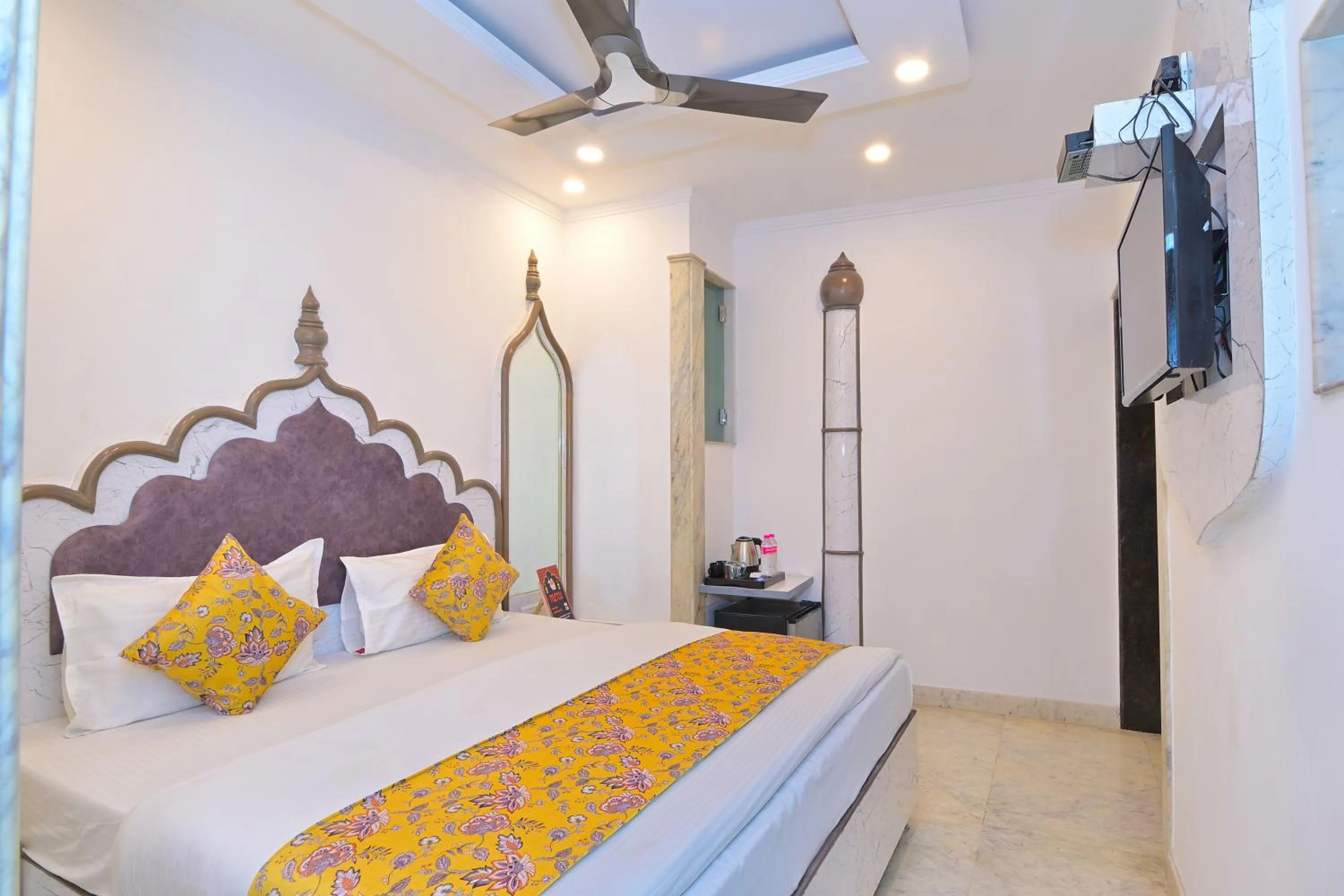 Bedroom, Bed in Natraj Yes Please -New Delhi