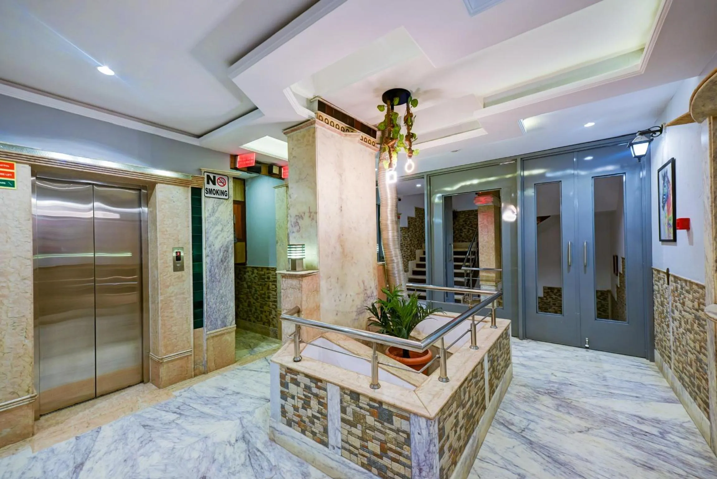 elevator in Natraj Yes Please -New Delhi