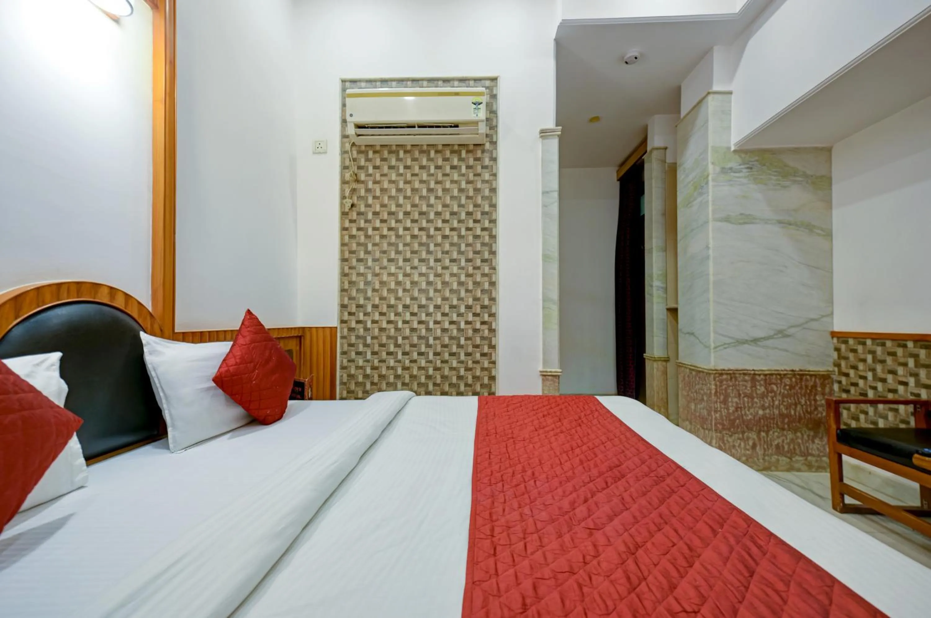 Bedroom, Bed in Natraj Yes Please -New Delhi