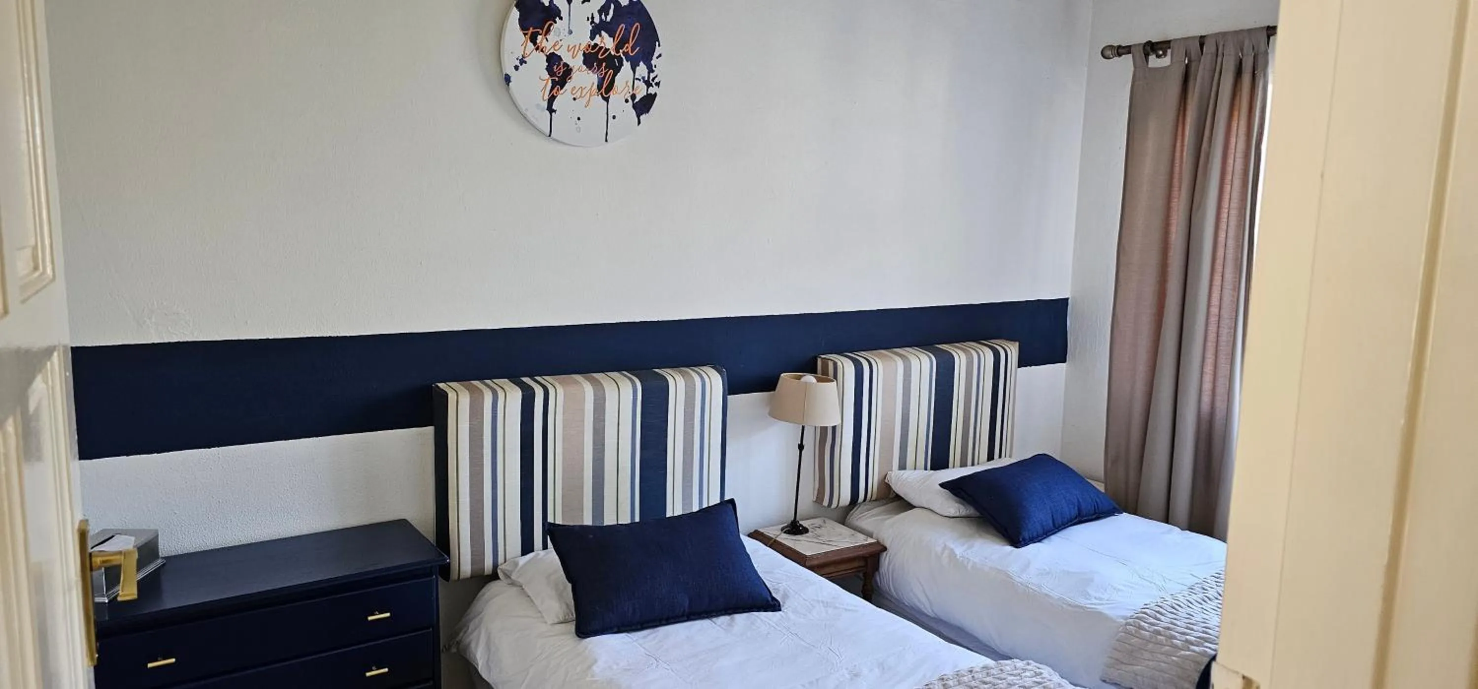 Bedroom, Bed in De Molen Guest House