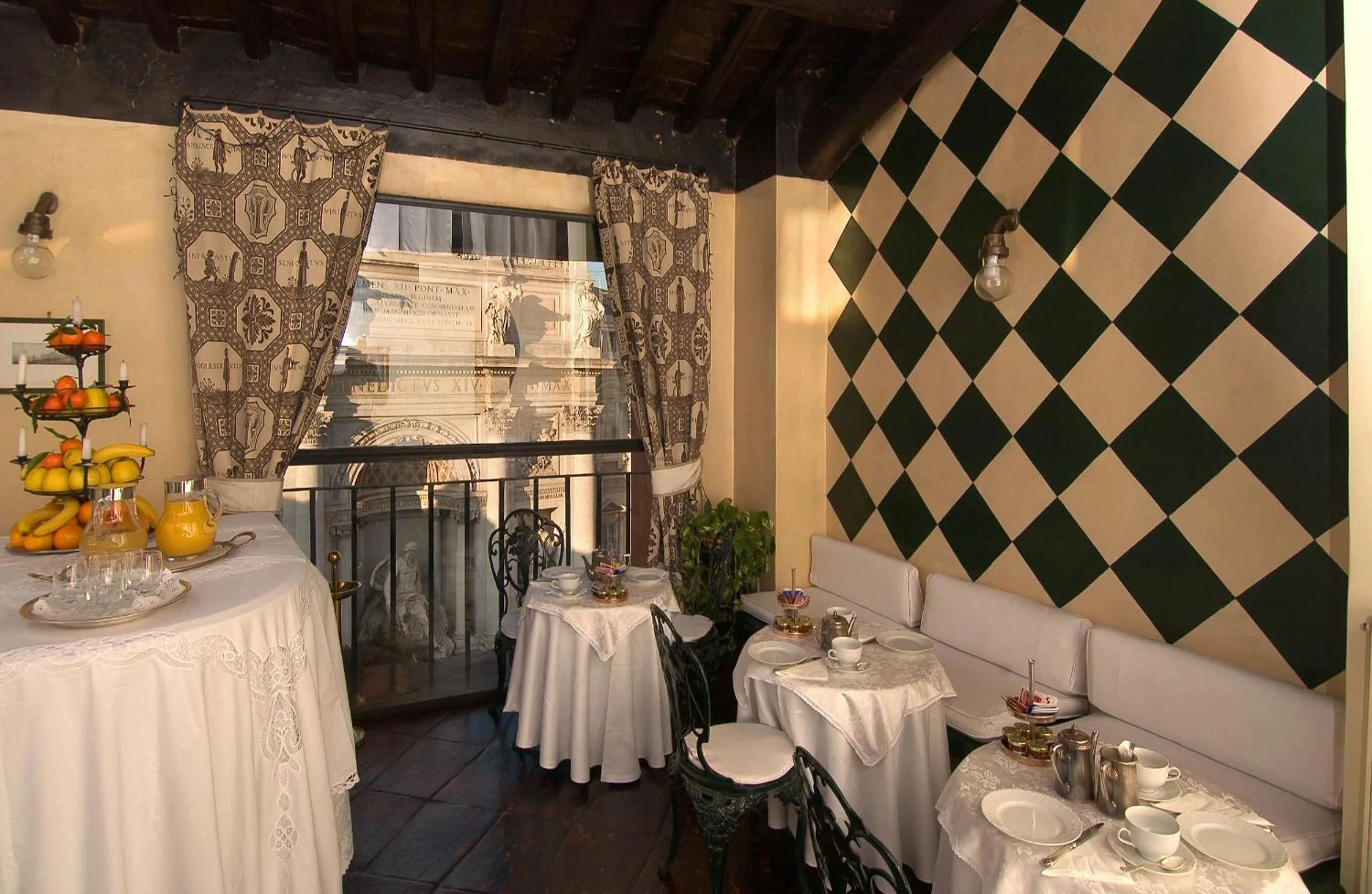 Restaurant/places to eat in Hotel Fontana