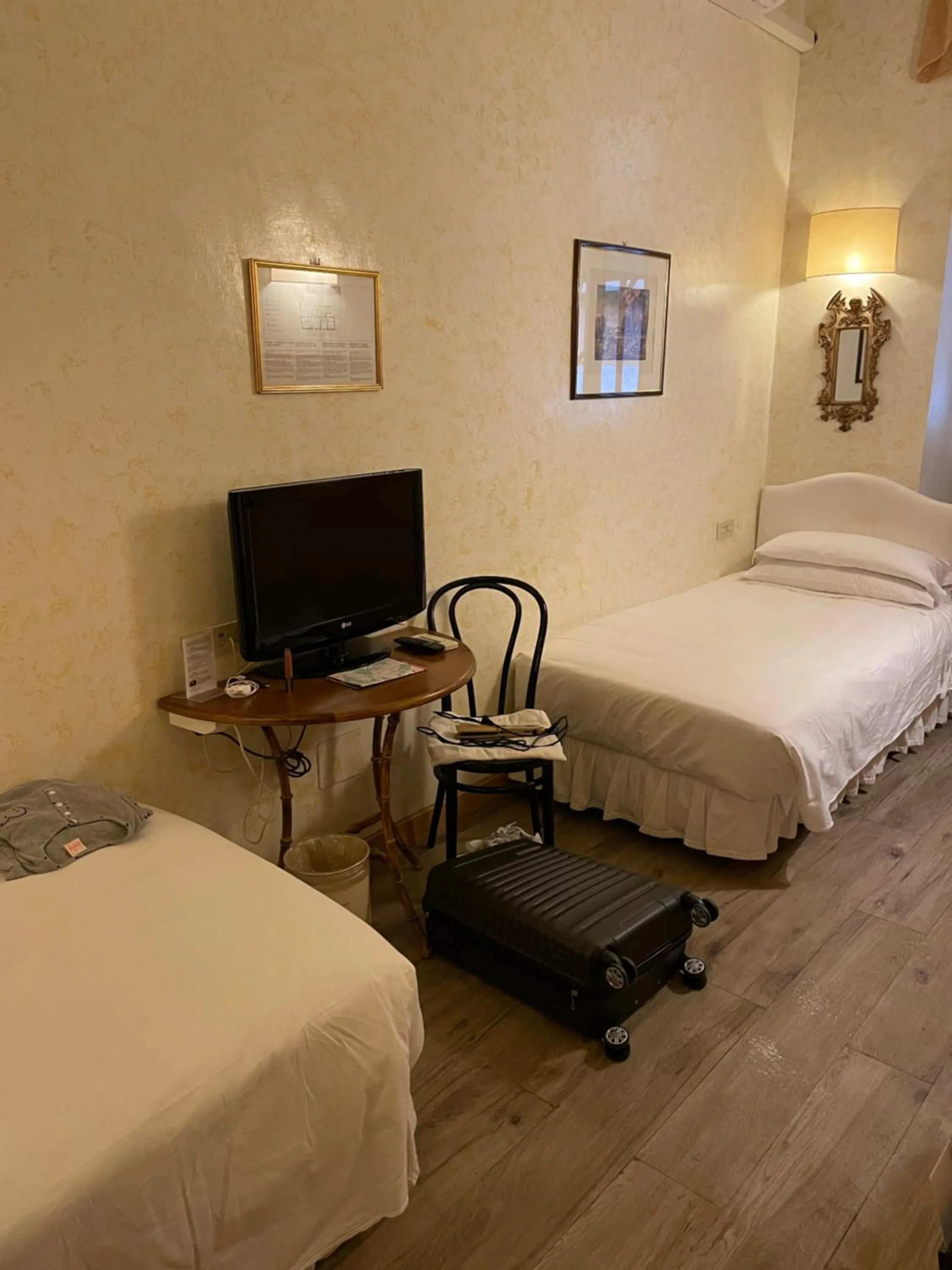 Bedroom, Bed in Hotel Fontana