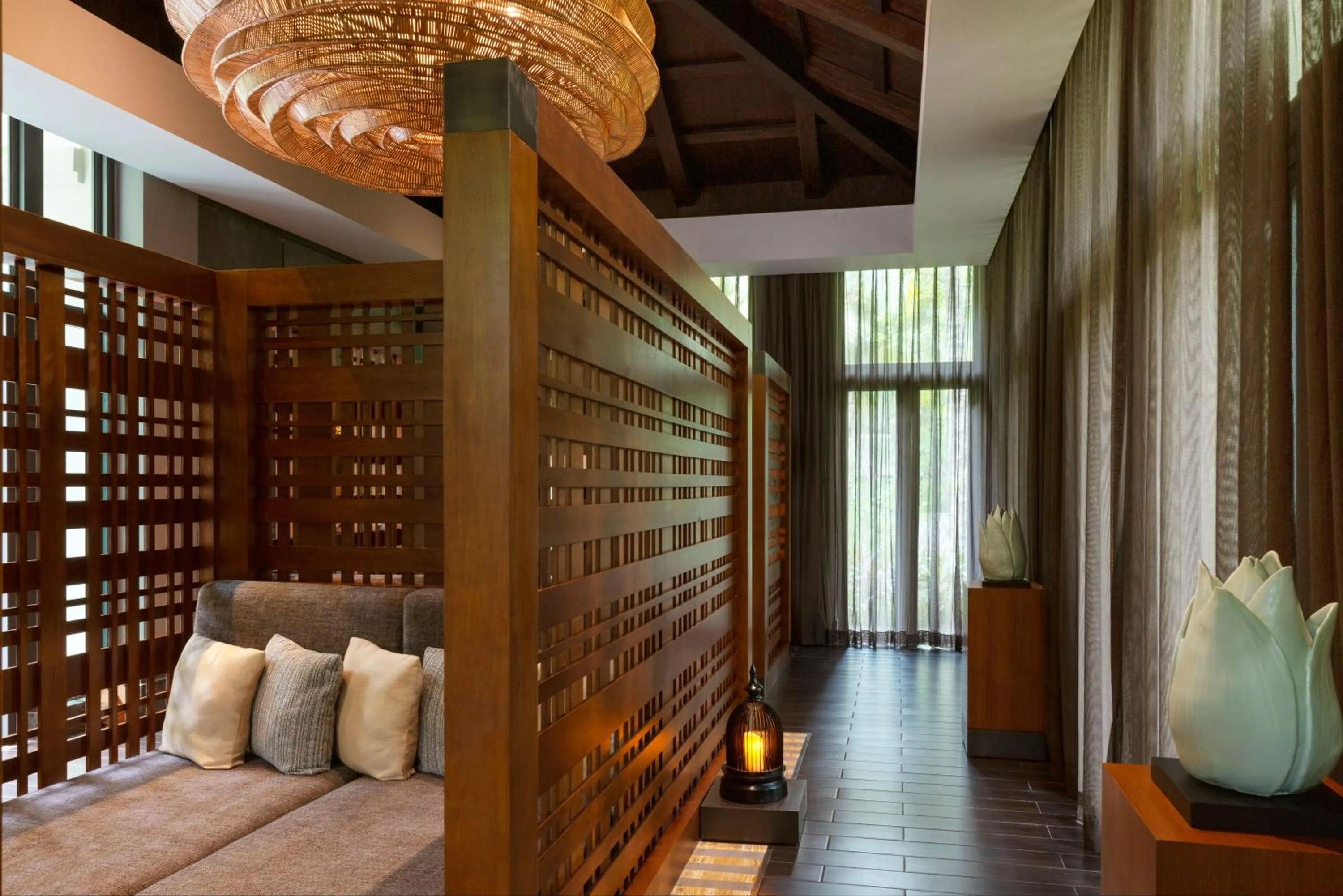 Seating area, Bed in Raffles Hainan Clear Water Bay