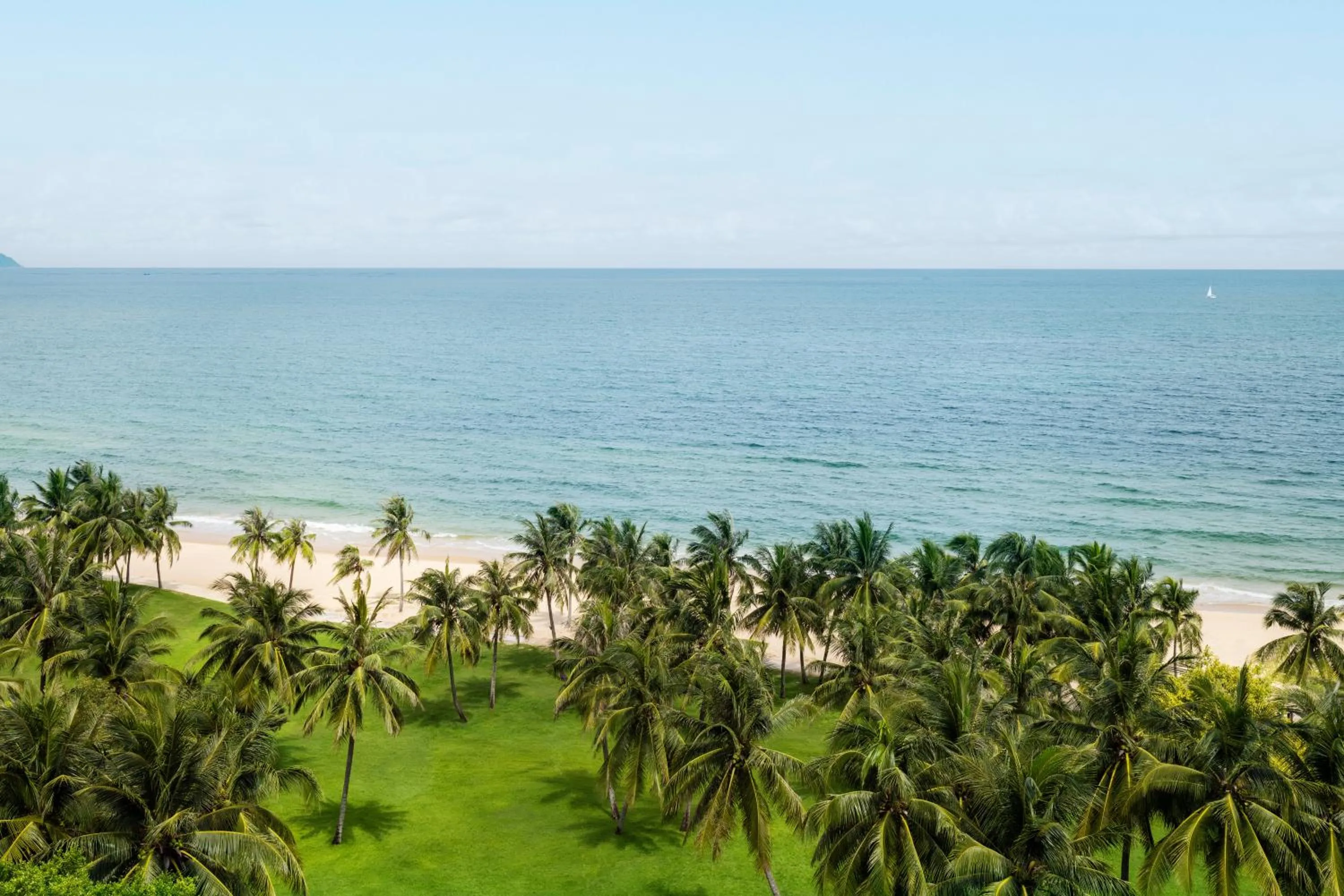 Beach in Raffles Hainan Clear Water Bay