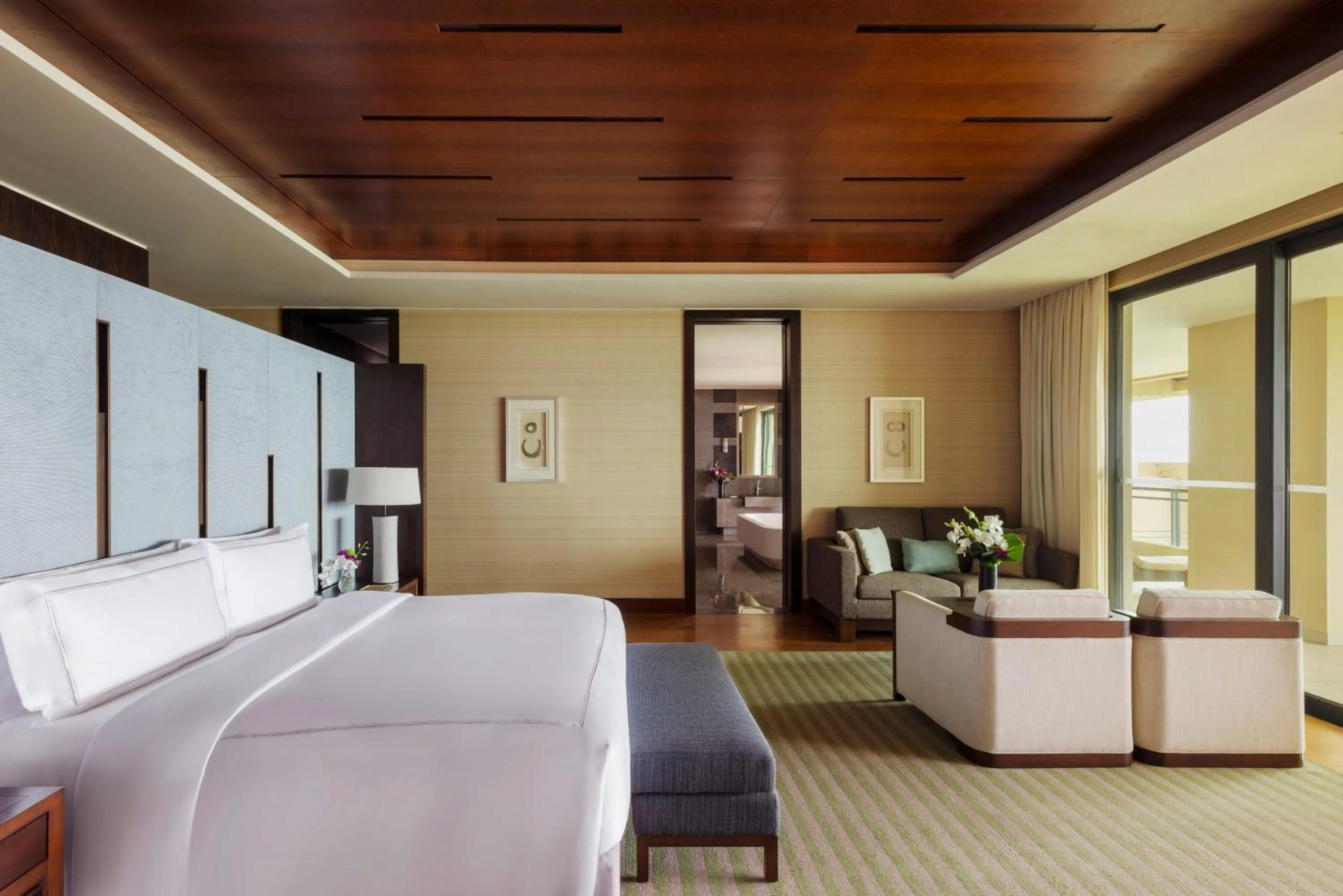 Photo of the whole room, Bed in Raffles Hainan Clear Water Bay