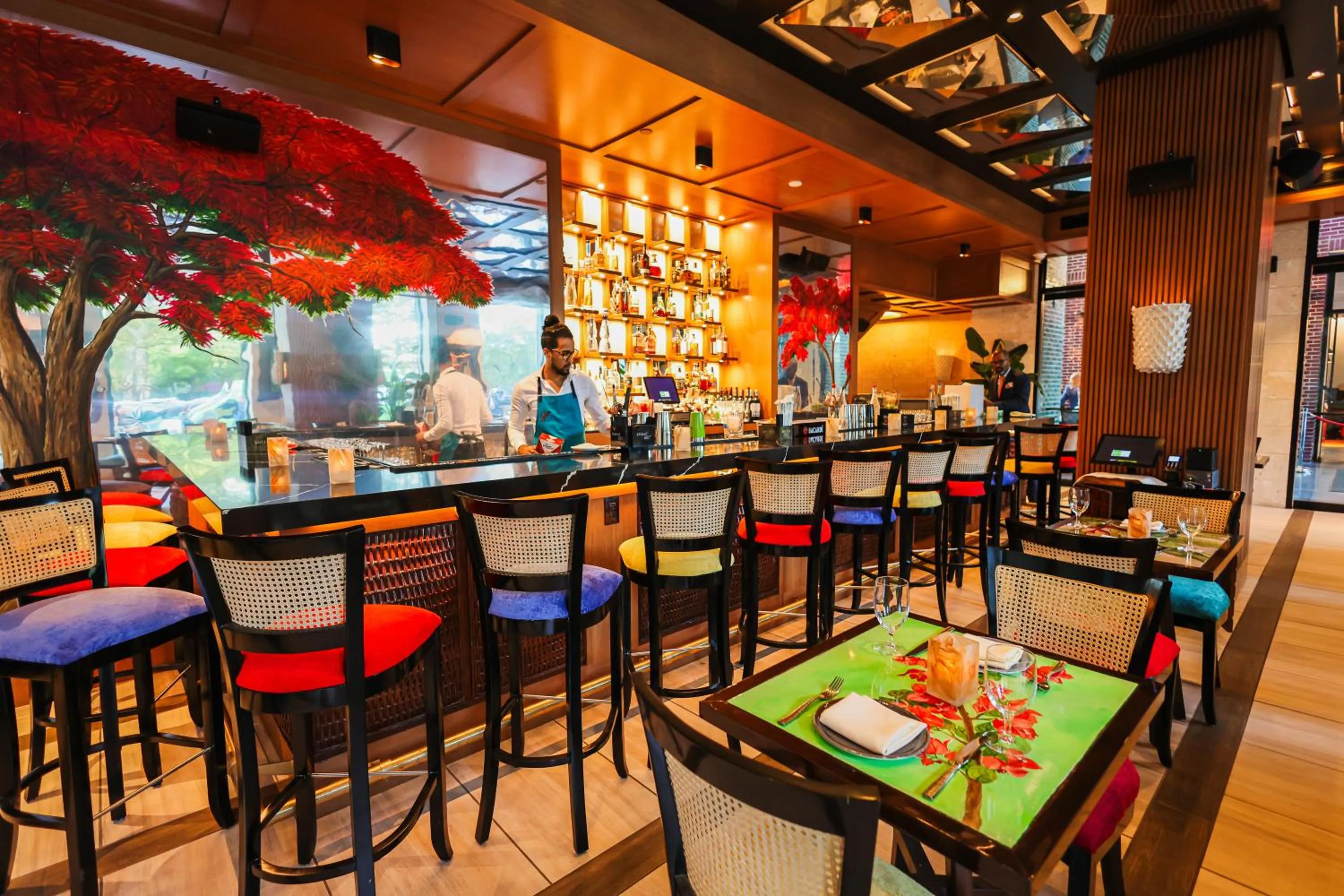 Restaurant/places to eat in Radio Hotel