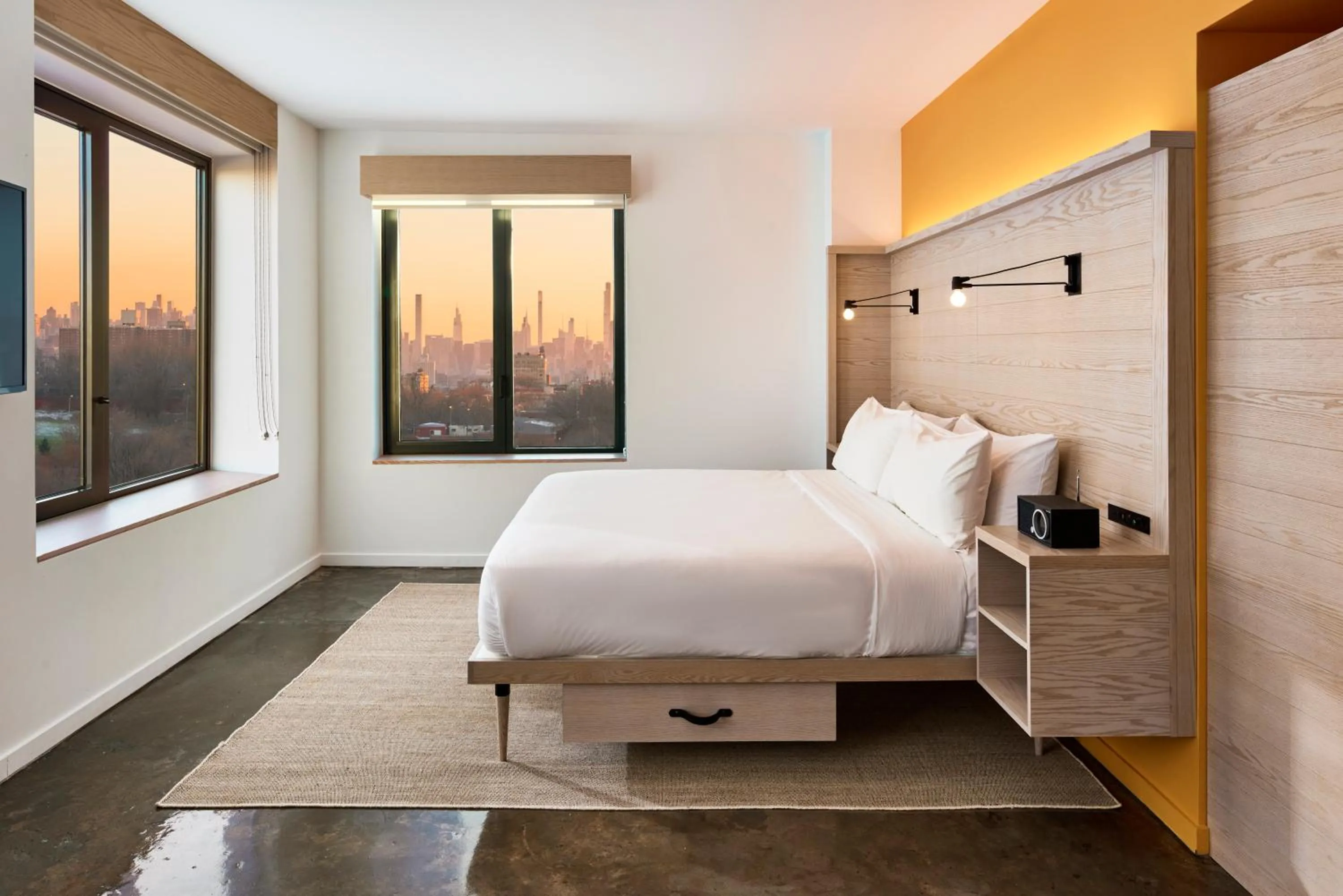 Bedroom, Bed in Radio Hotel