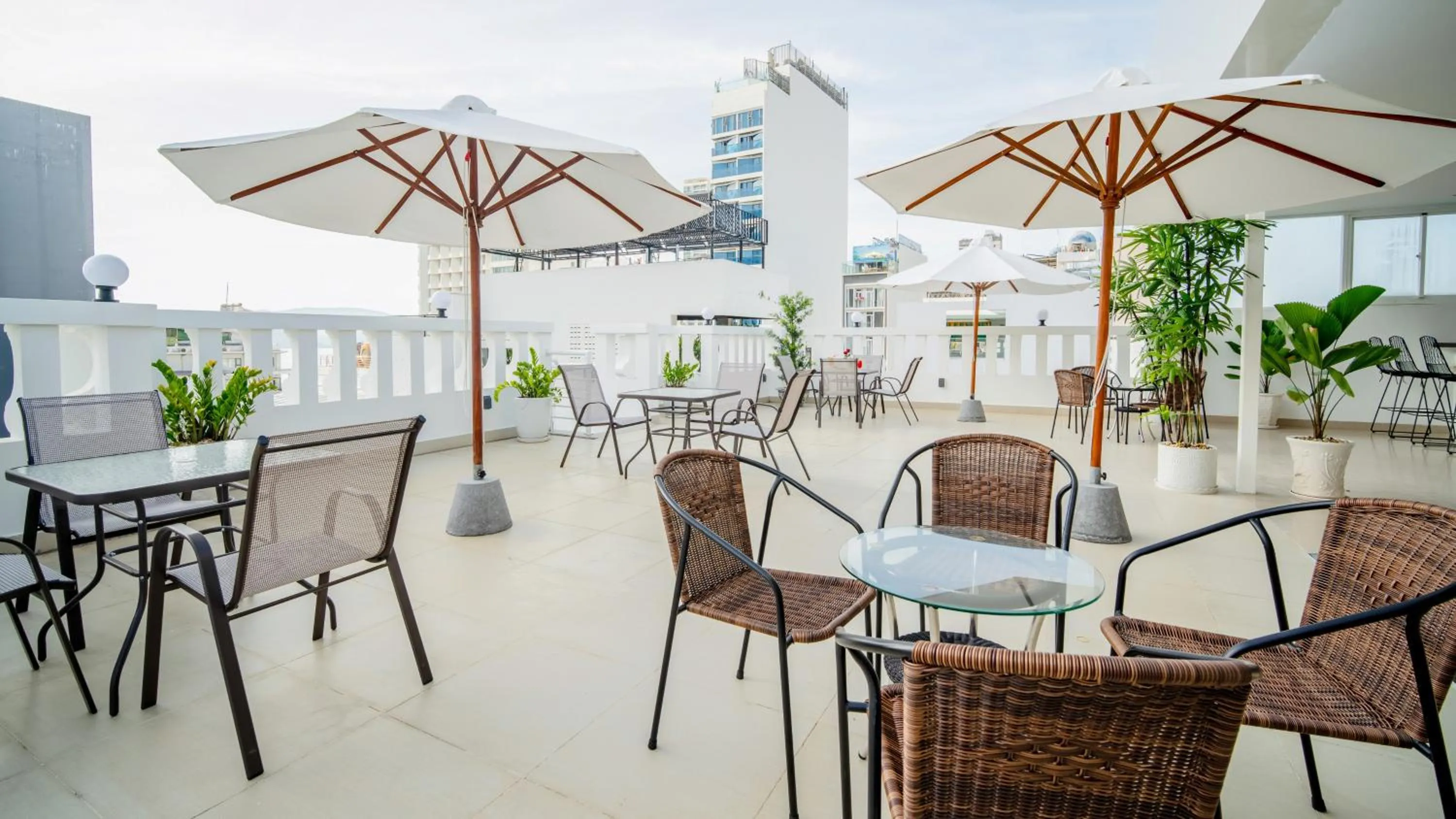 Lounge or bar in Galliot Hotel Nha Trang