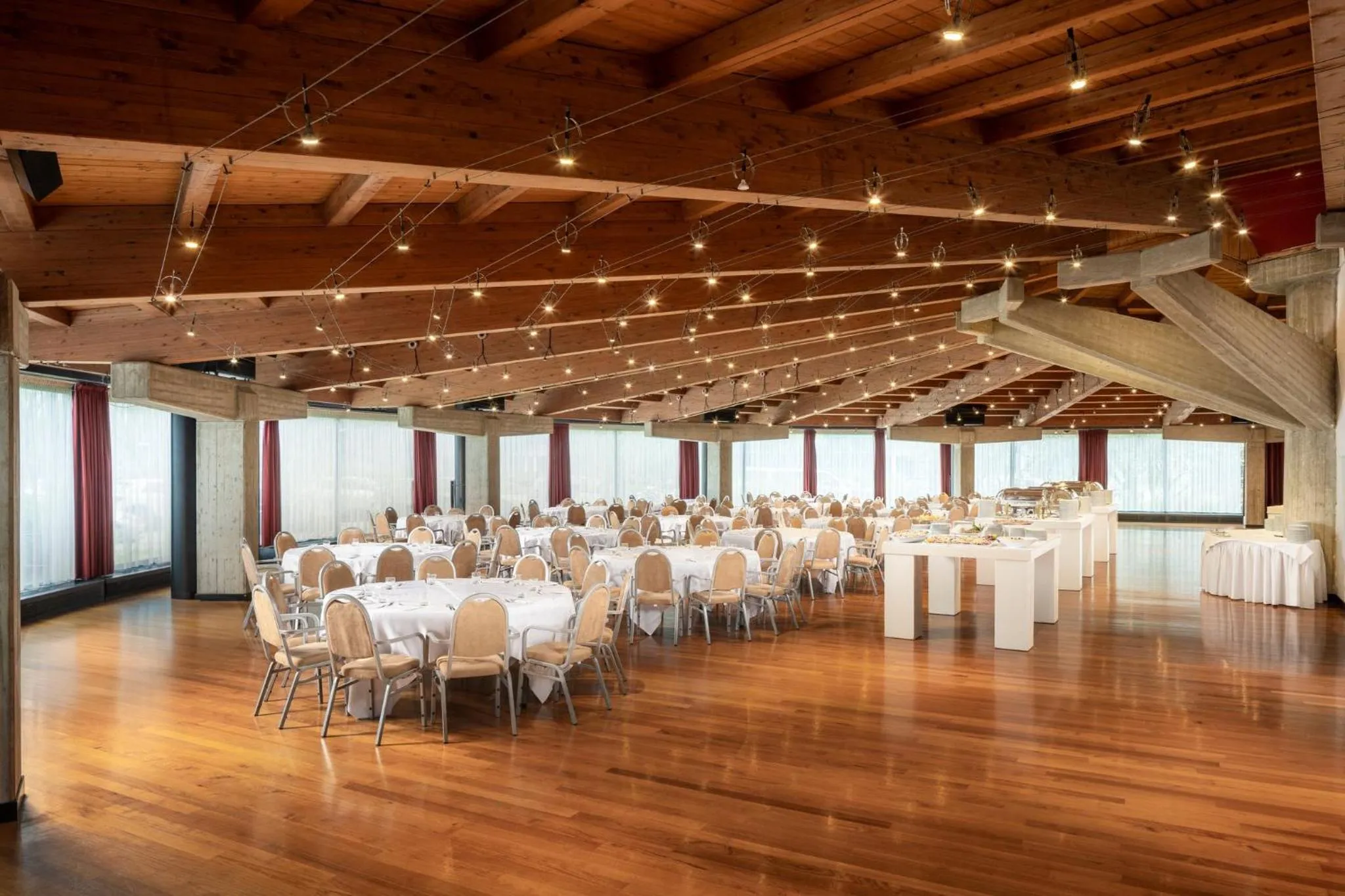 Restaurant/places to eat in Crowne Plaza Milan Linate by IHG