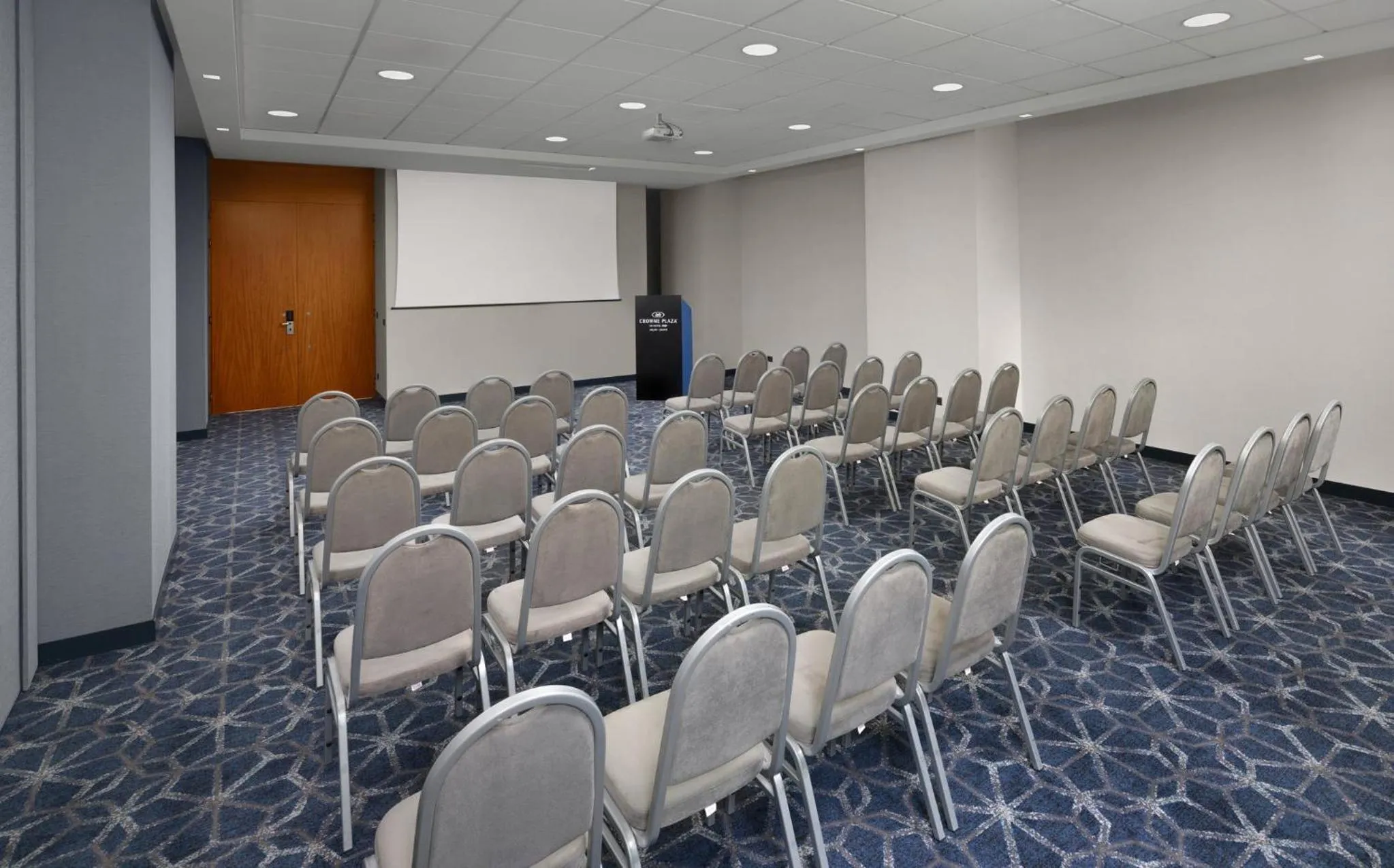 Meeting/conference room in Crowne Plaza Milan Linate by IHG