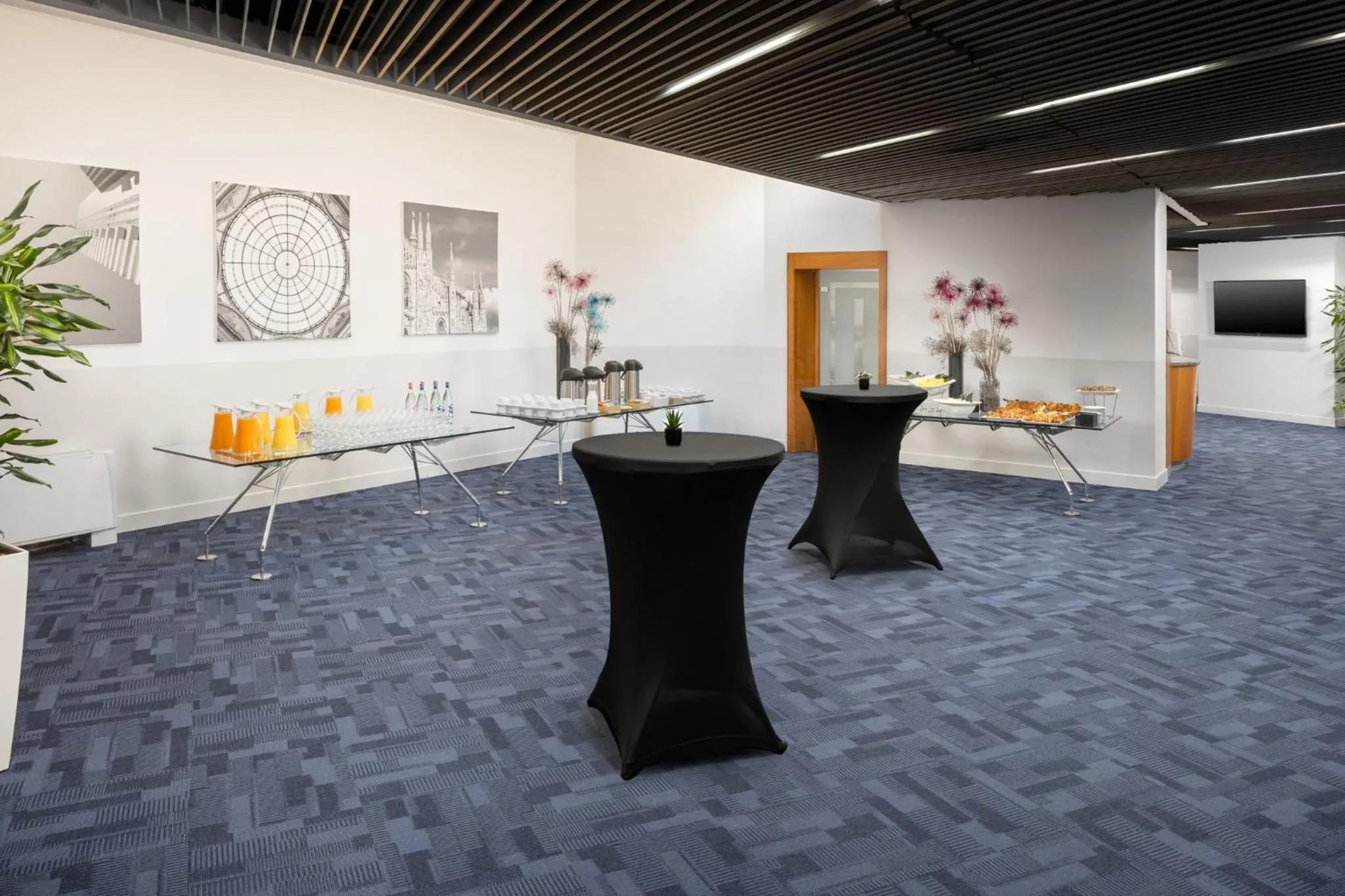 Meeting/conference room in Crowne Plaza Milan Linate by IHG