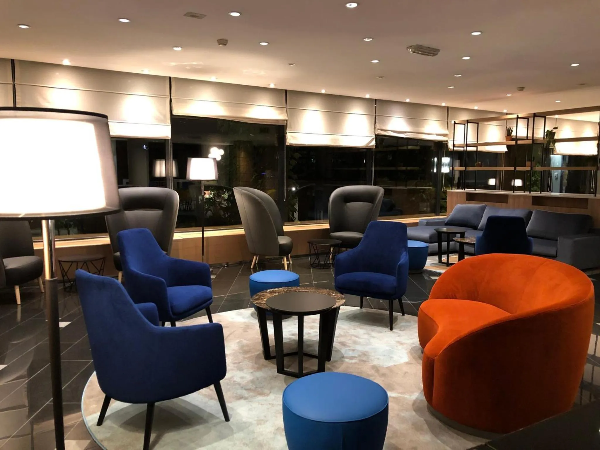 Lounge or bar in Crowne Plaza Milan Linate by IHG