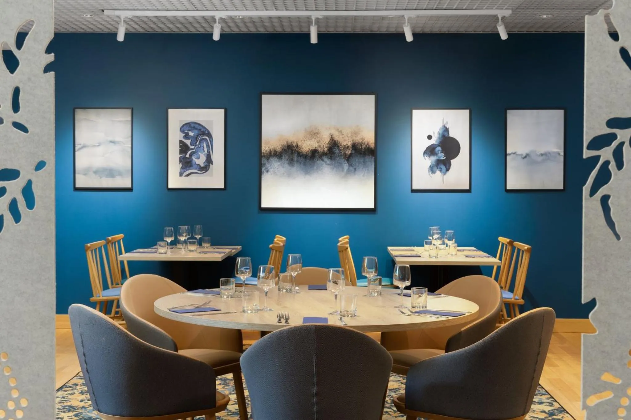 Restaurant/places to eat in Crowne Plaza Milan Linate by IHG