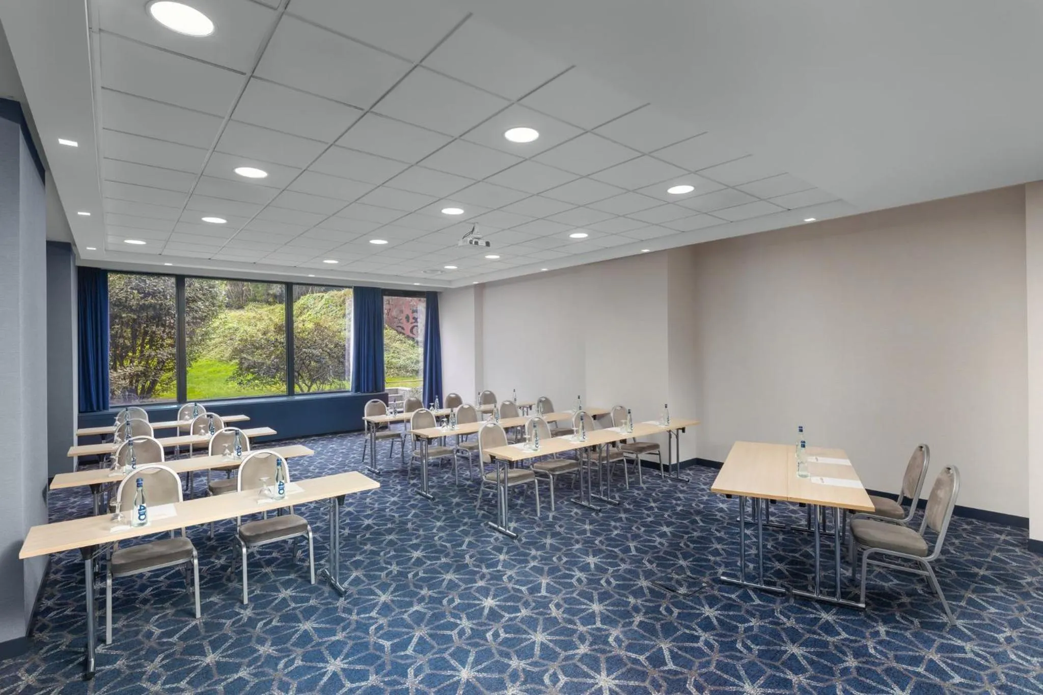 Meeting/conference room in Crowne Plaza Milan Linate by IHG