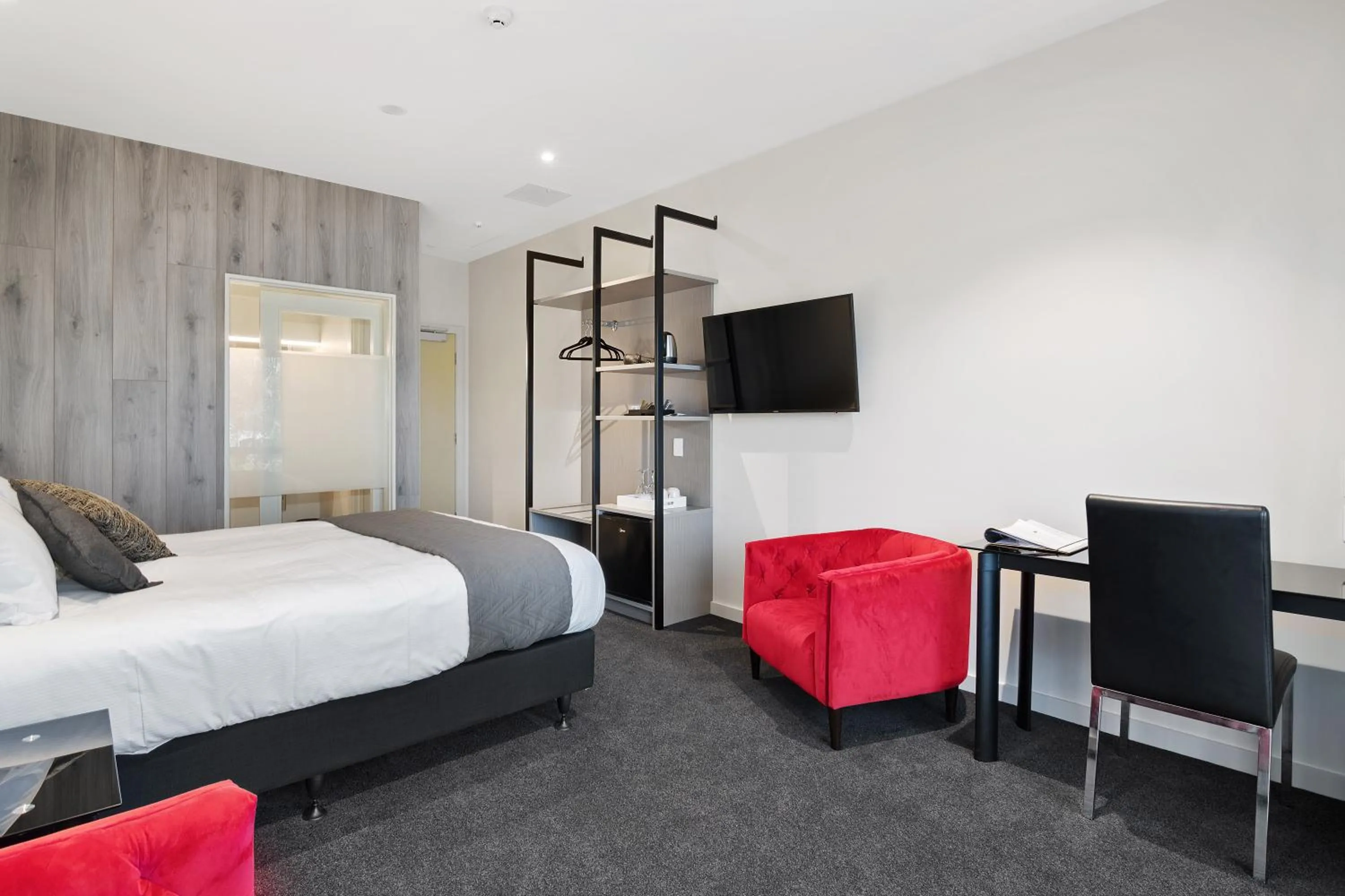 Bed in Riverside Hotel Marlborough