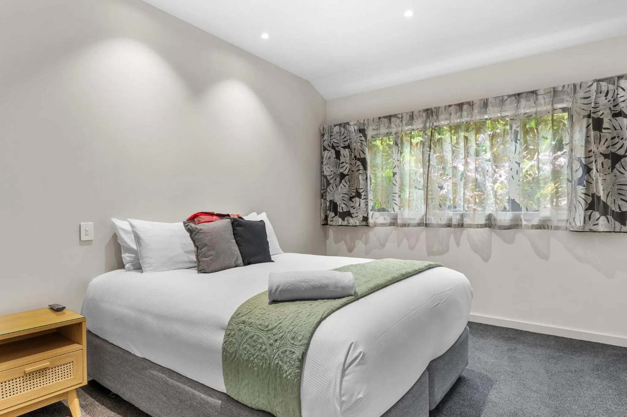 Bed in Riverside Hotel Marlborough