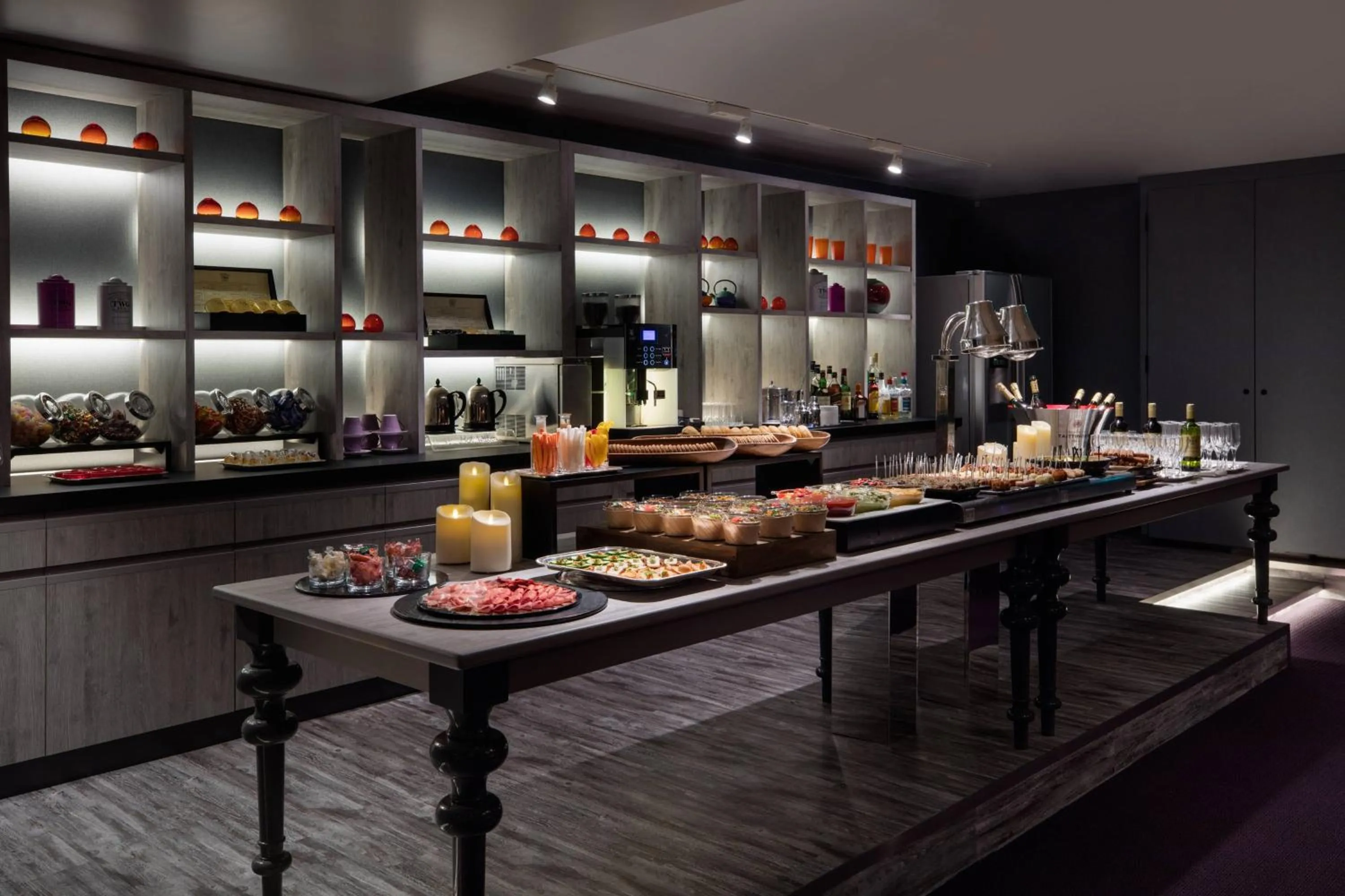 Lounge or bar in Tokyo Marriott Hotel