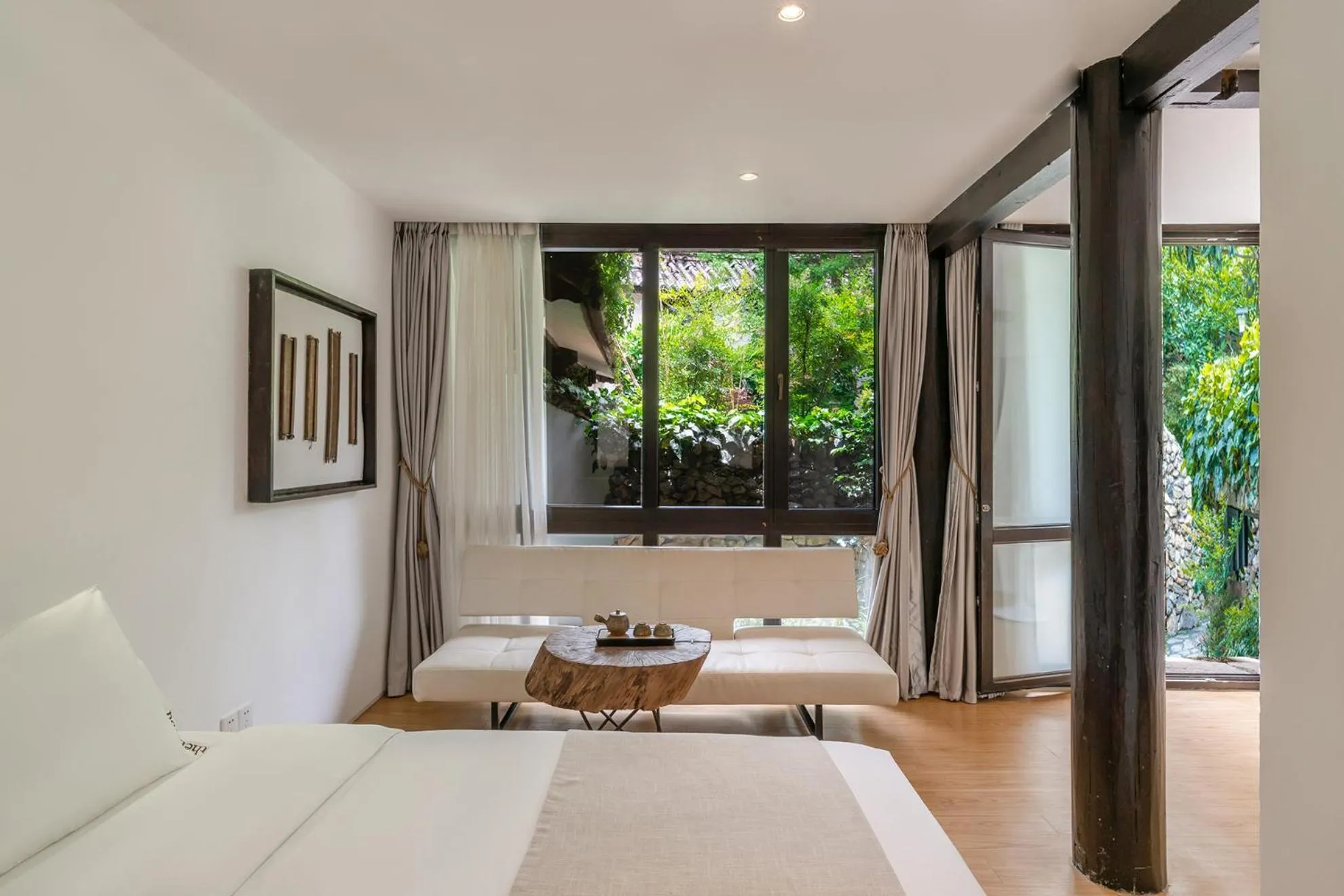 Garden view, Bed in The Bivou Lijiang