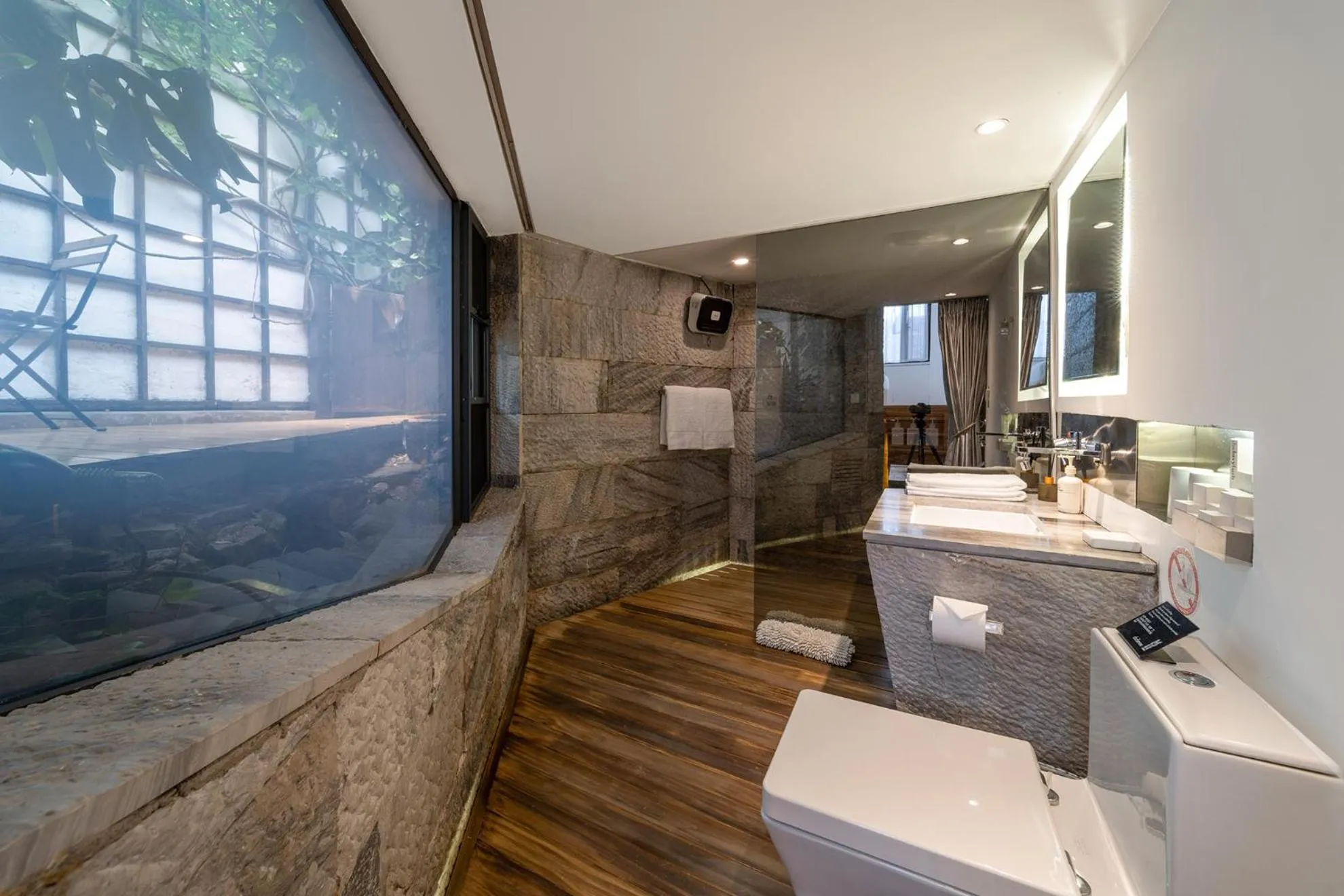 Toilet in The Bivou Lijiang