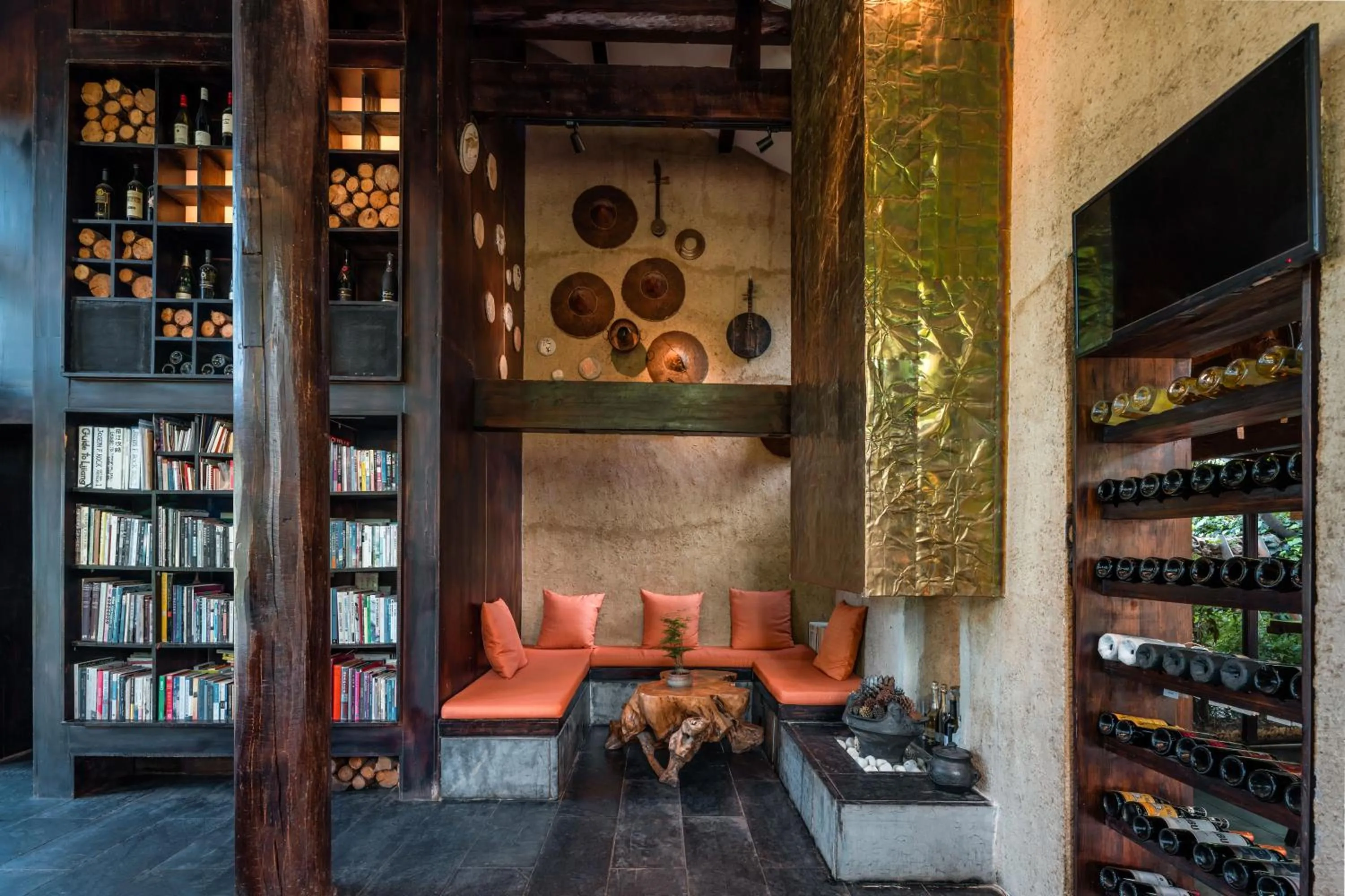 Lounge or bar in The Bivou Lijiang