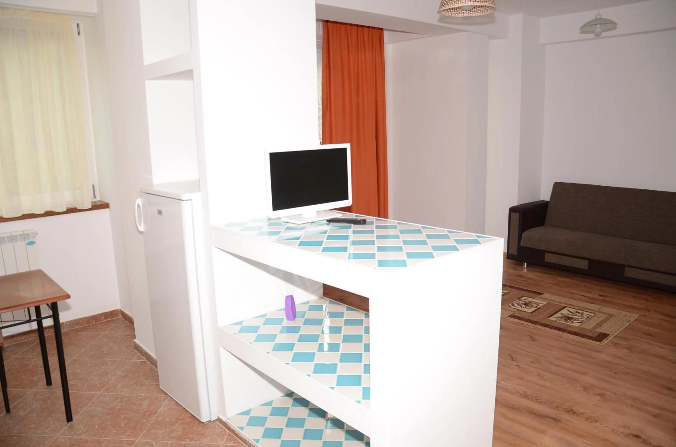 Decorative detail in Apart La Cave