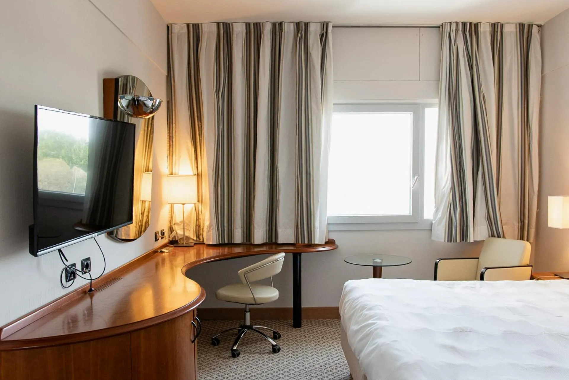 TV and multimedia, Bed in Belstay Milano Assago