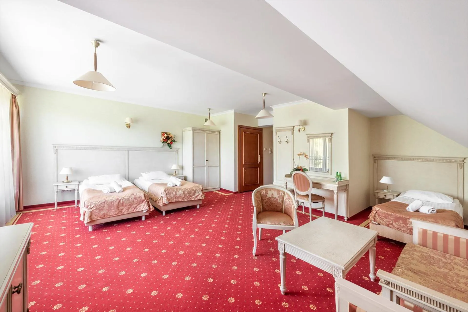 Shower, Bed in Hotel Stodółka