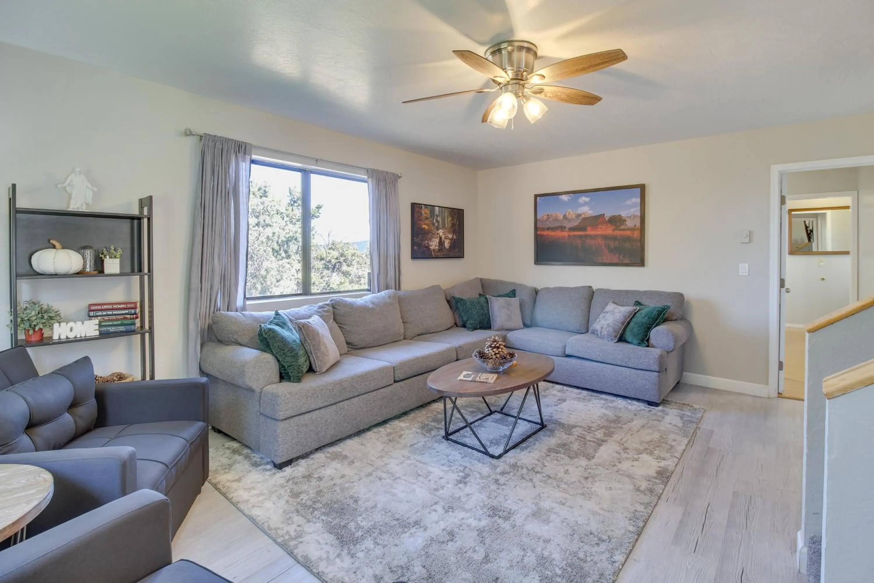 Eagar Vacation Rental Home with Spacious Deck!