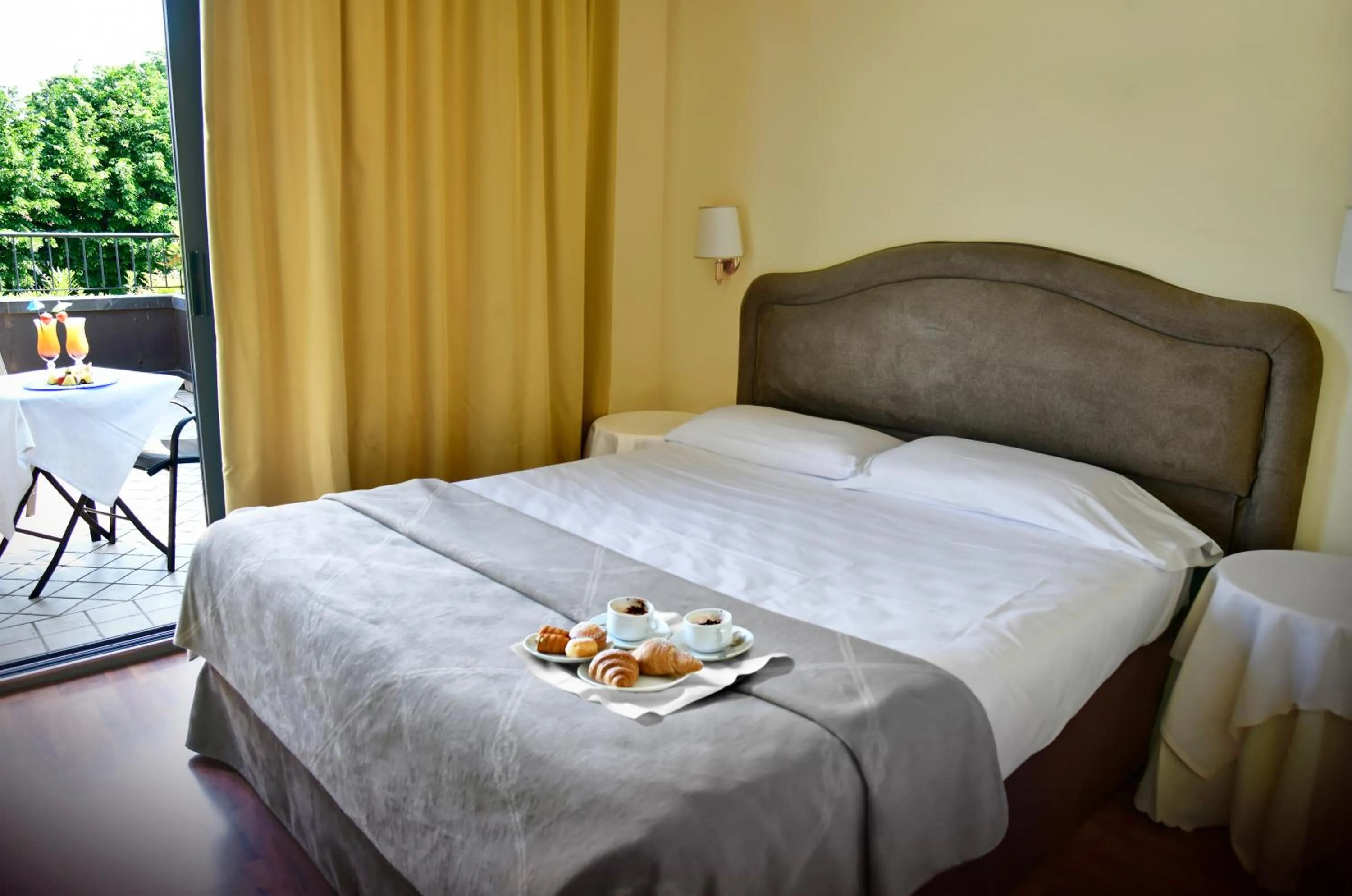 Bedroom, Bed in Admiral Hotel Villa Erme