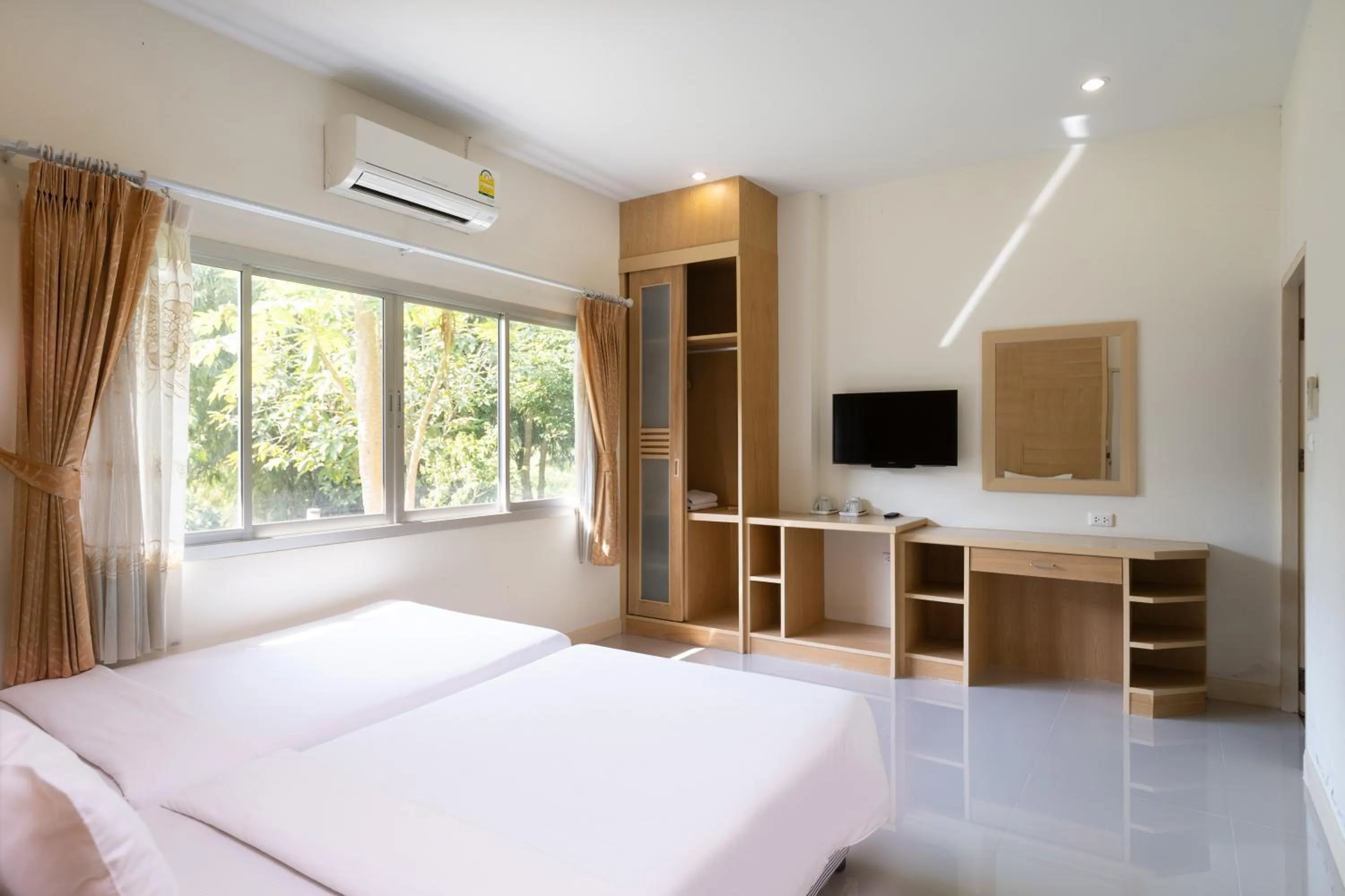 Bedroom, Bed in Thara Cholapruek Resort