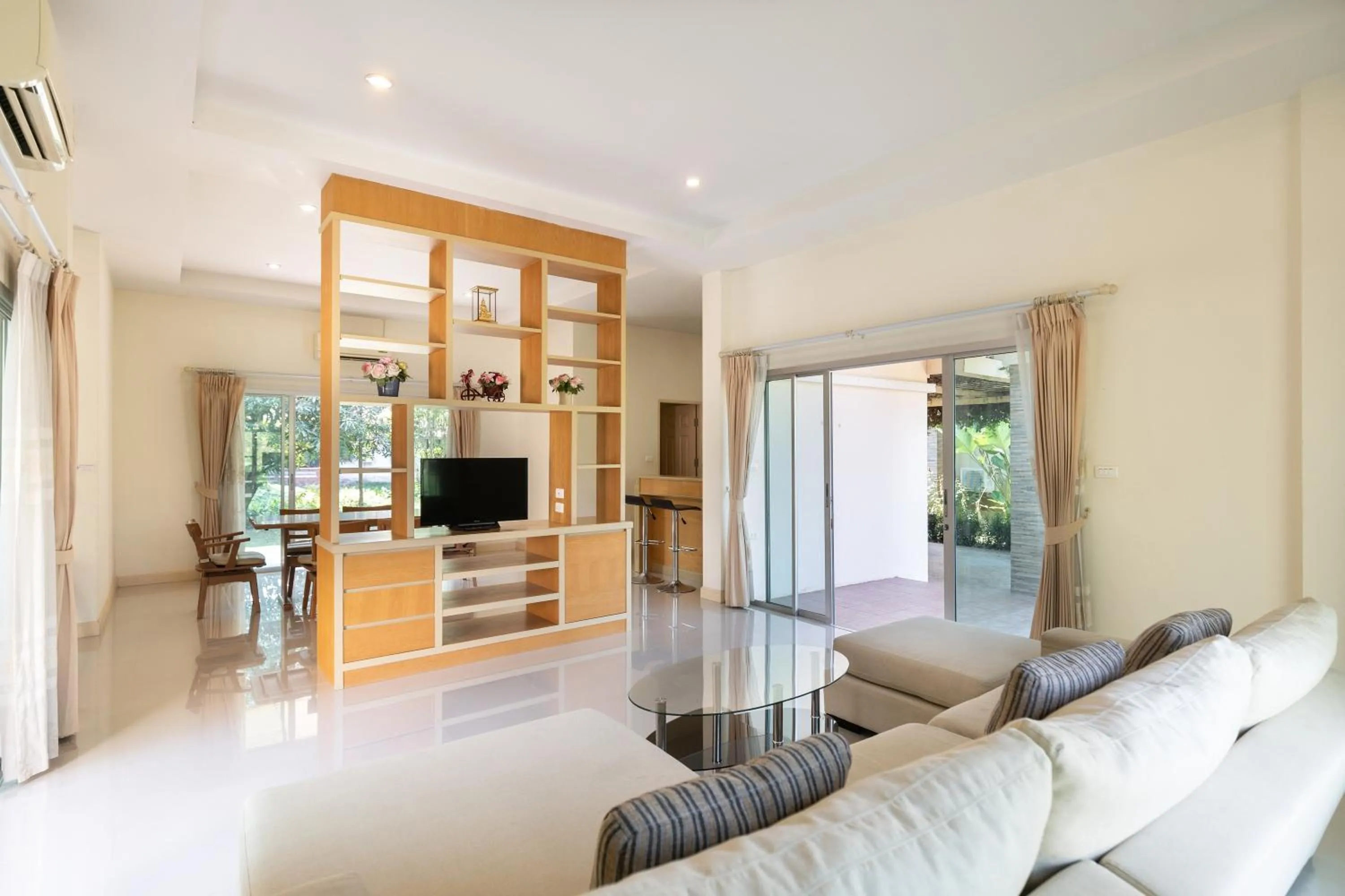 Living room in Thara Cholapruek Resort