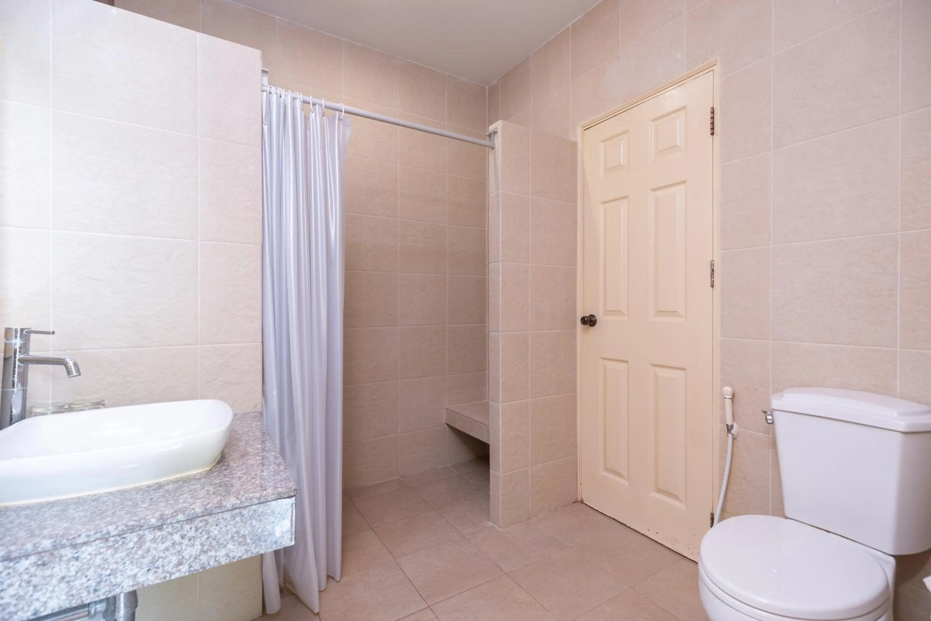 Bathroom in Thara Cholapruek Resort