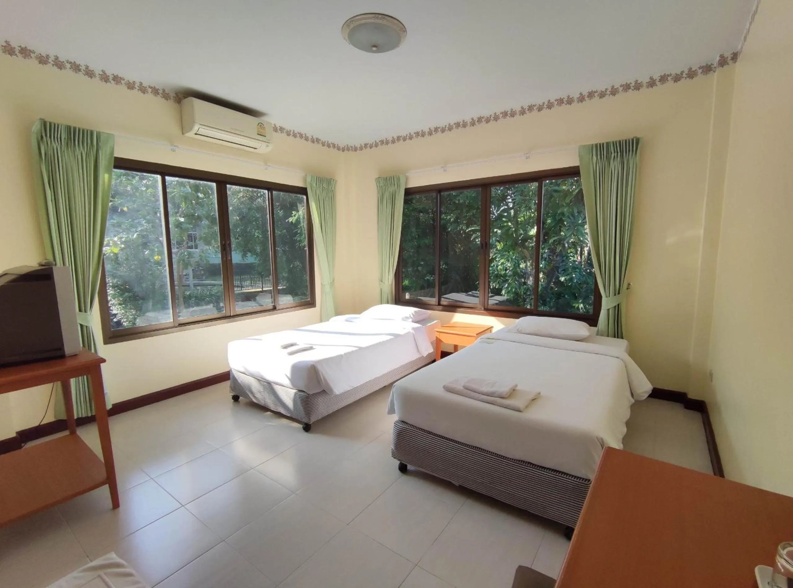 Bedroom, Bed in Thara Cholapruek Resort