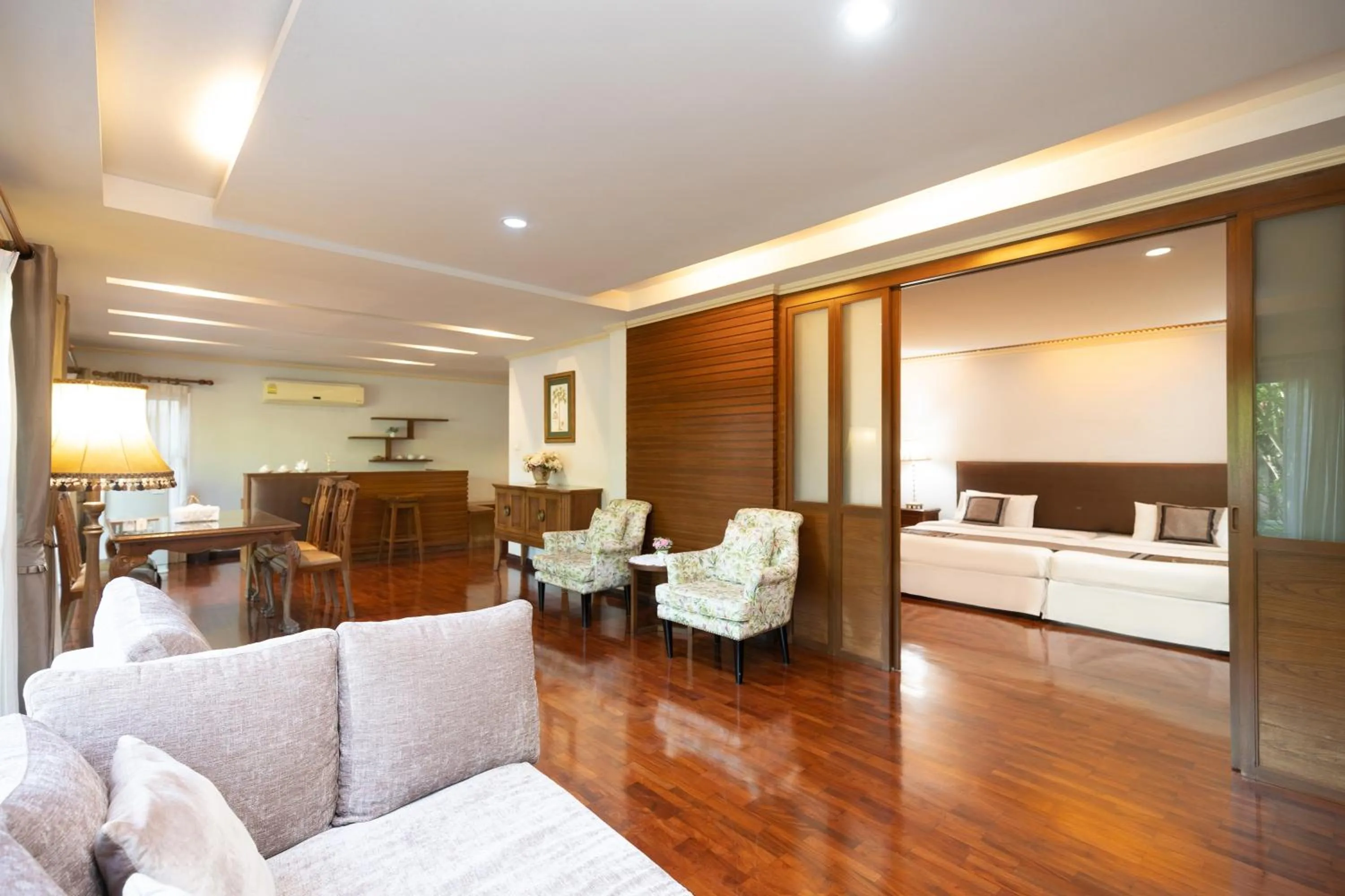 Photo of the whole room in Thara Cholapruek Resort