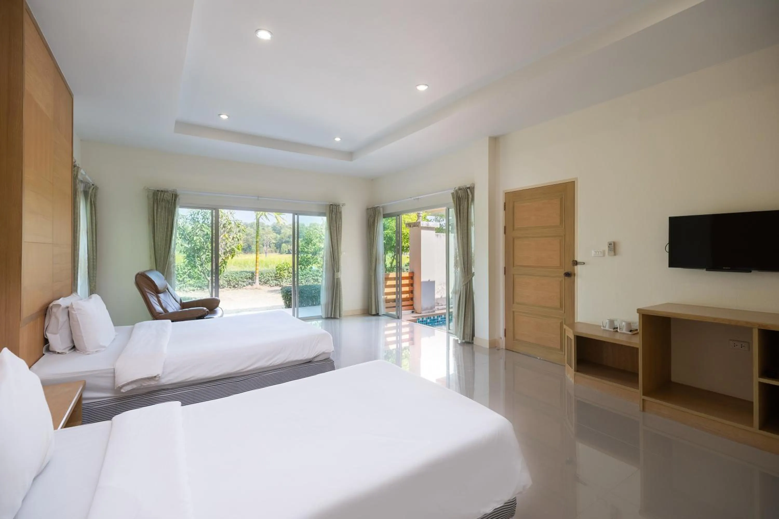 Bedroom, Bed in Thara Cholapruek Resort