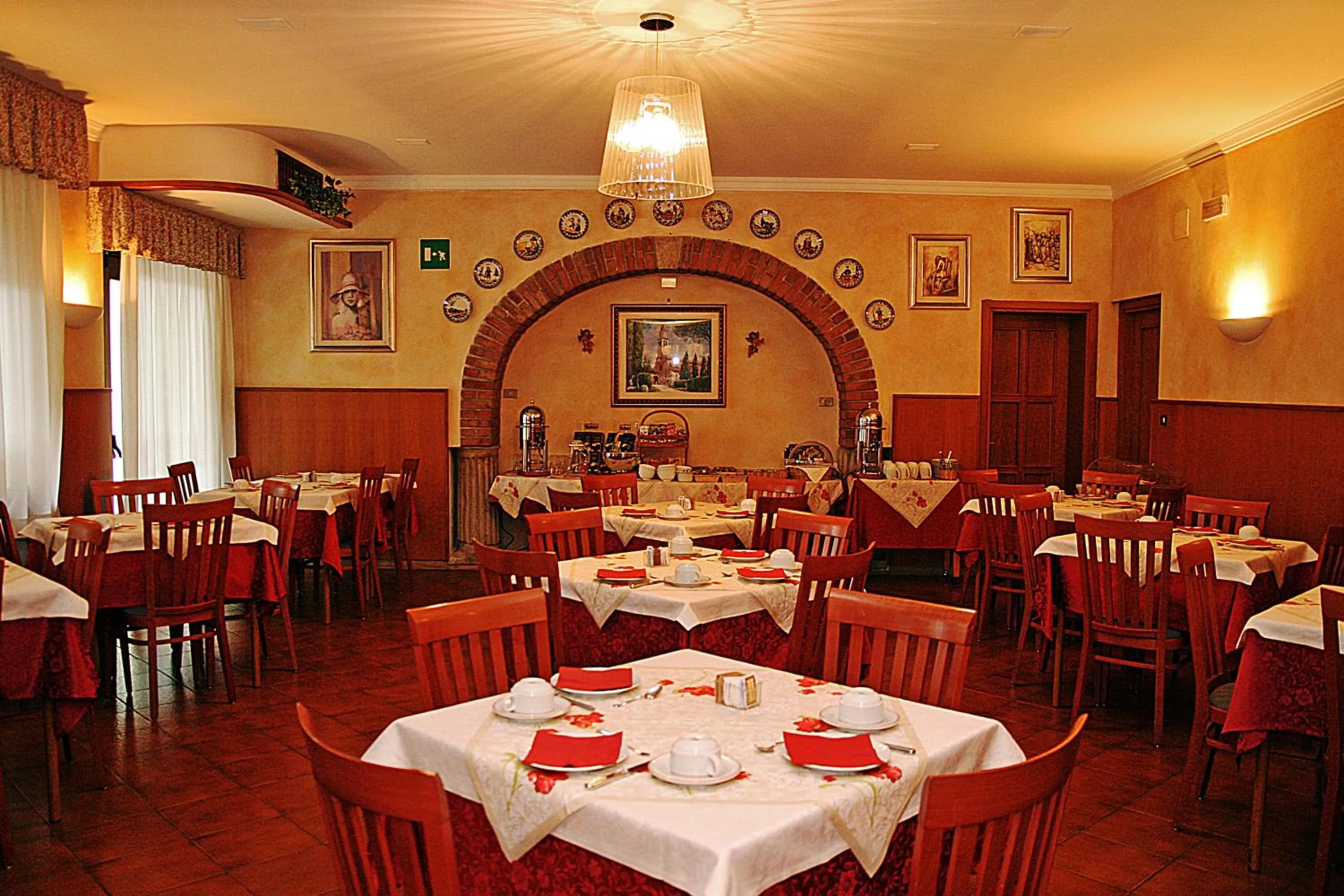 Restaurant/places to eat in Hotel Patriarchi