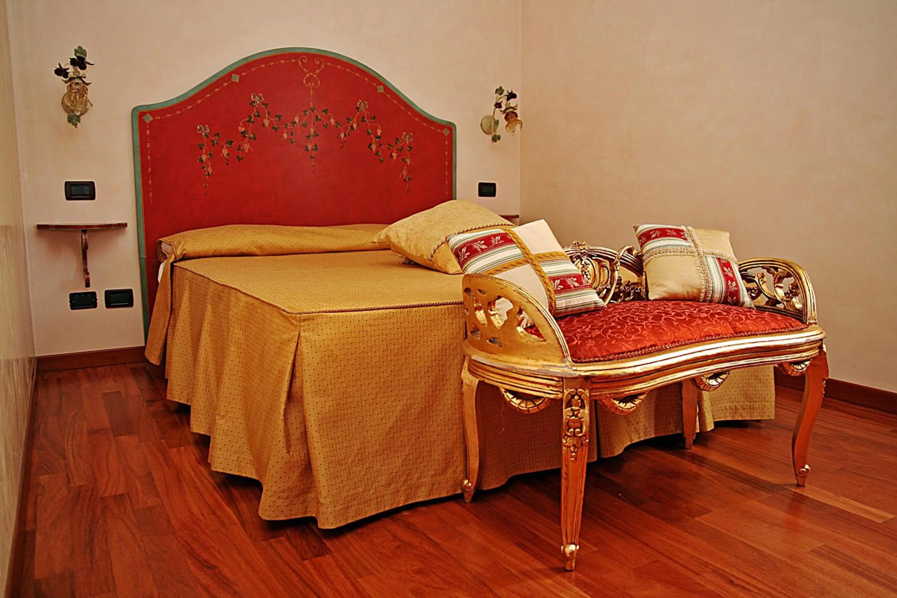Bedroom, Bed in Hotel Patriarchi
