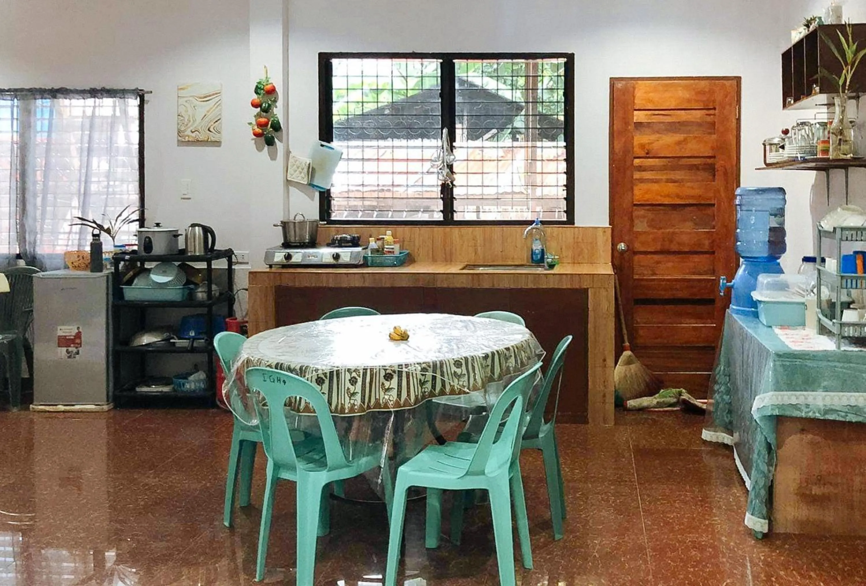 Dining area in Irah's Guest House RedPartner