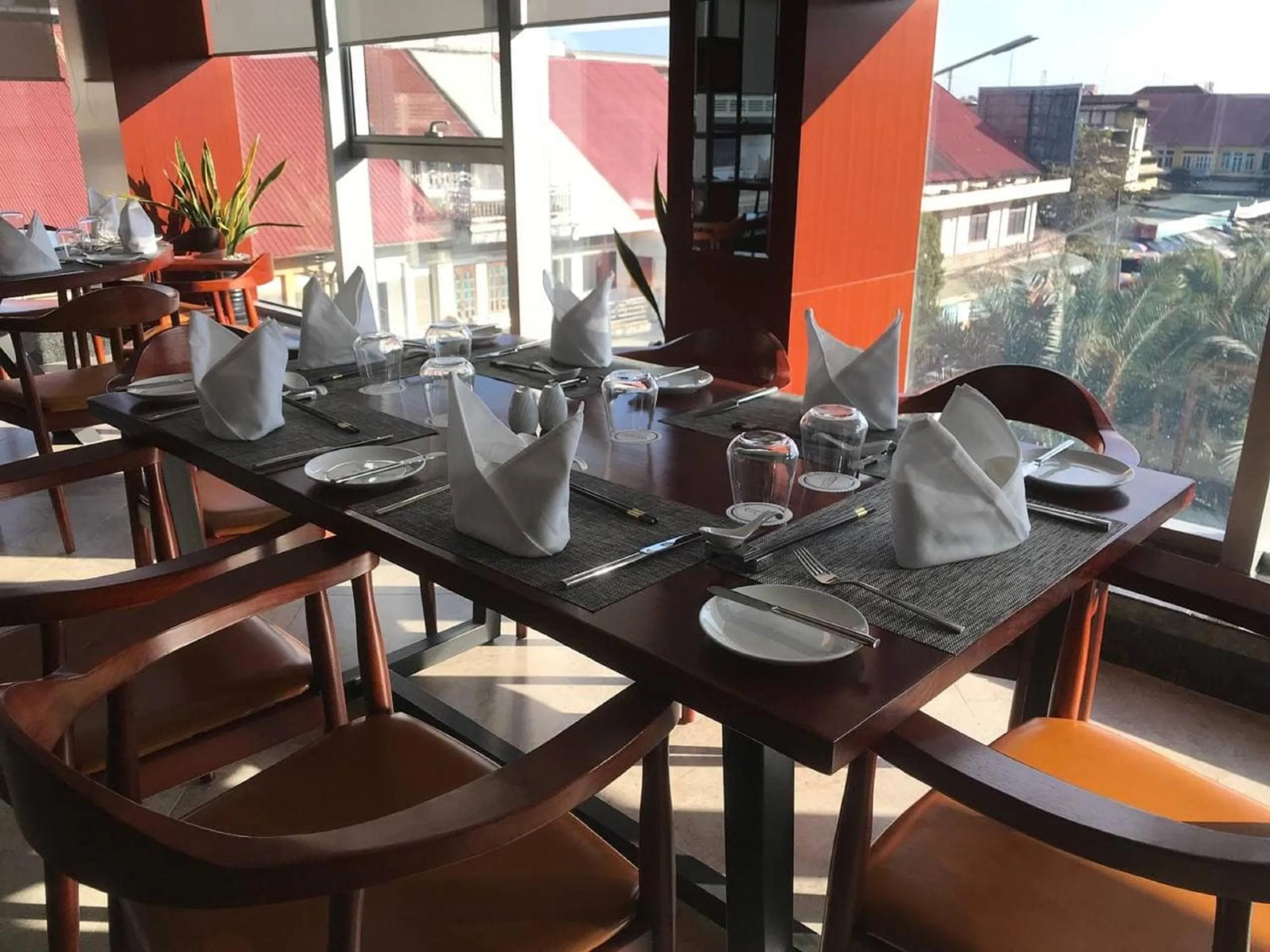 Restaurant/places to eat in V V Hotel Battambang
