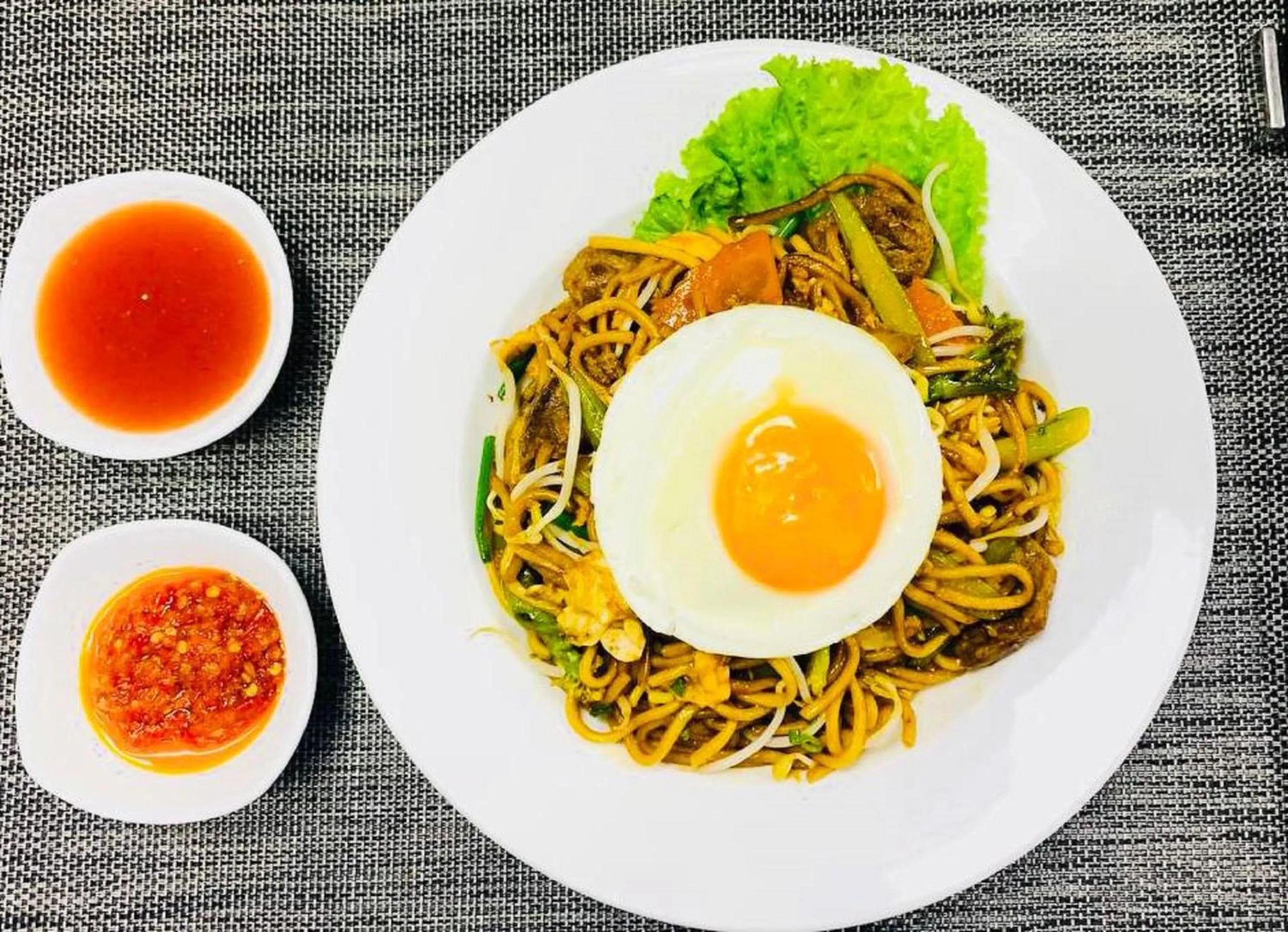 Restaurant/places to eat in V V Hotel Battambang